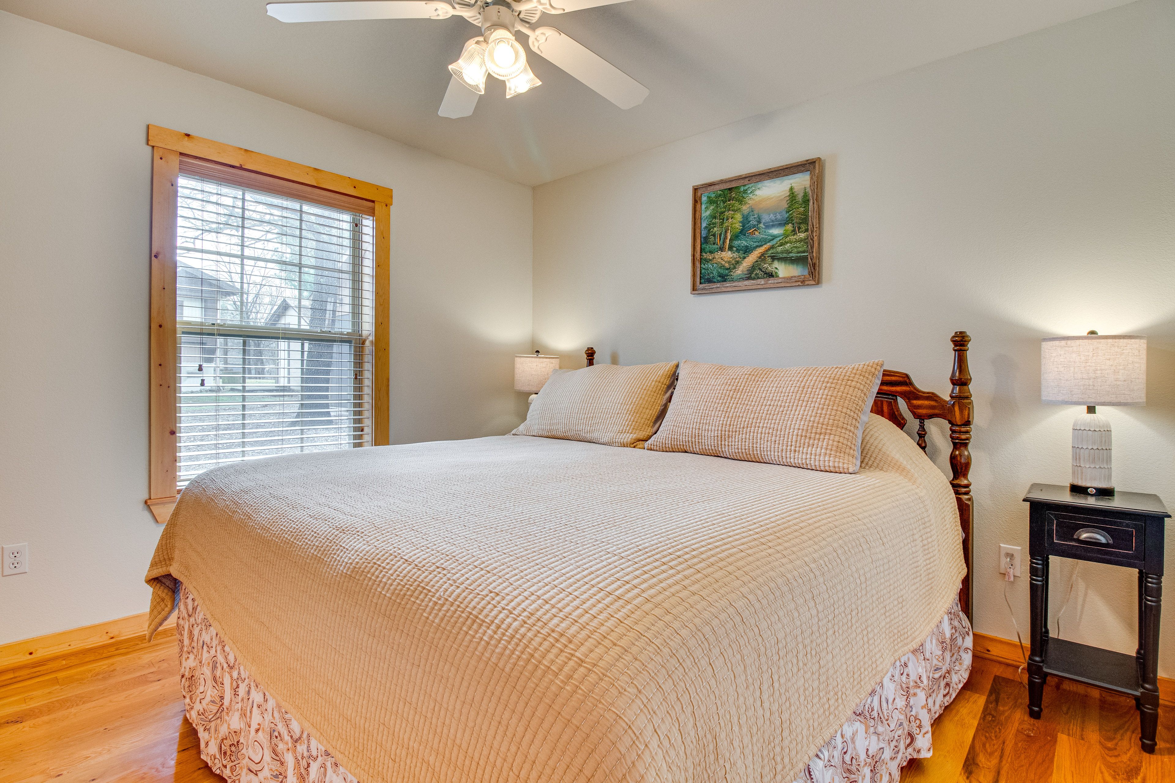 Bedroom 2 | King Bed