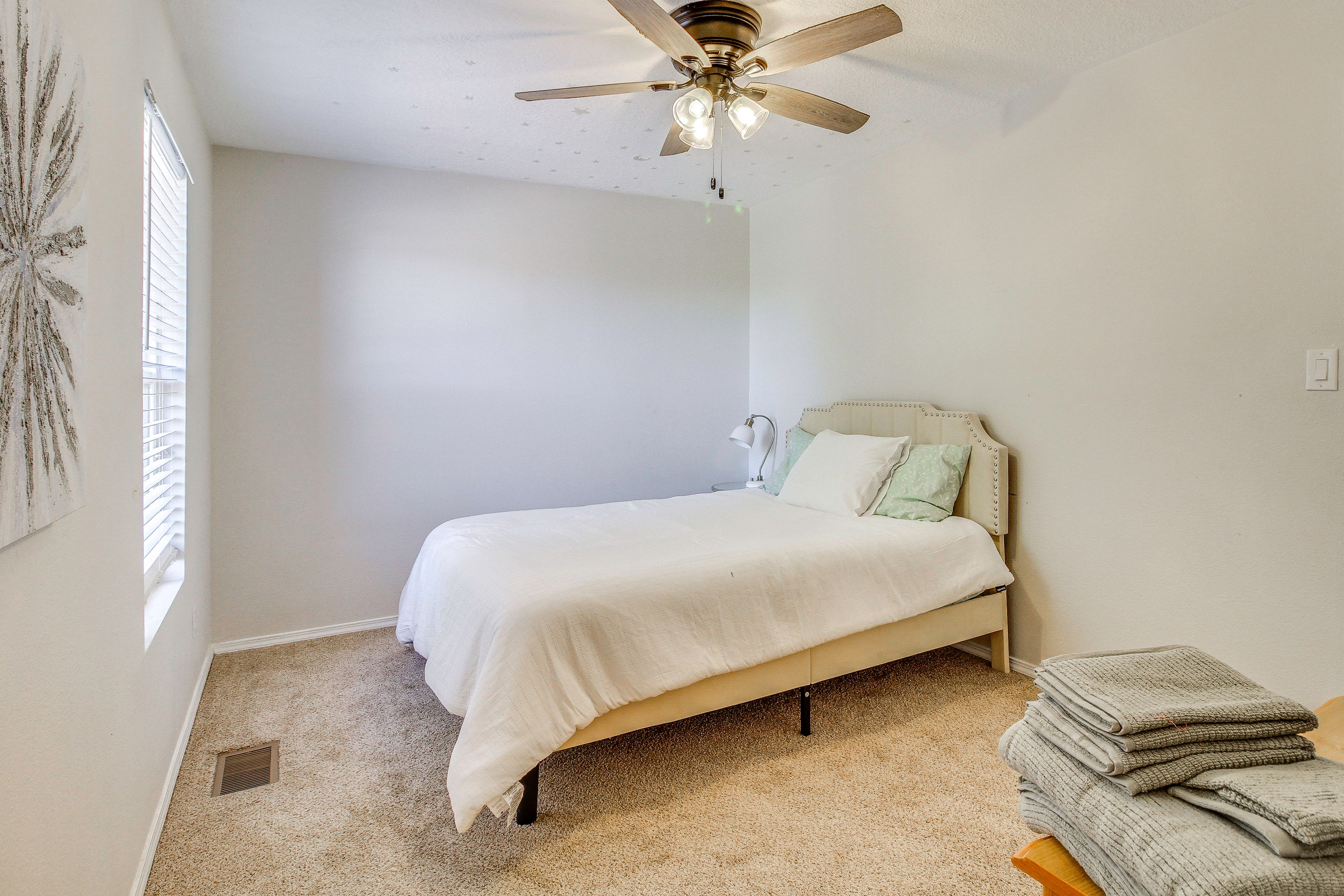 Bedroom 2 | Queen Bed | Smart TV | 2nd Floor