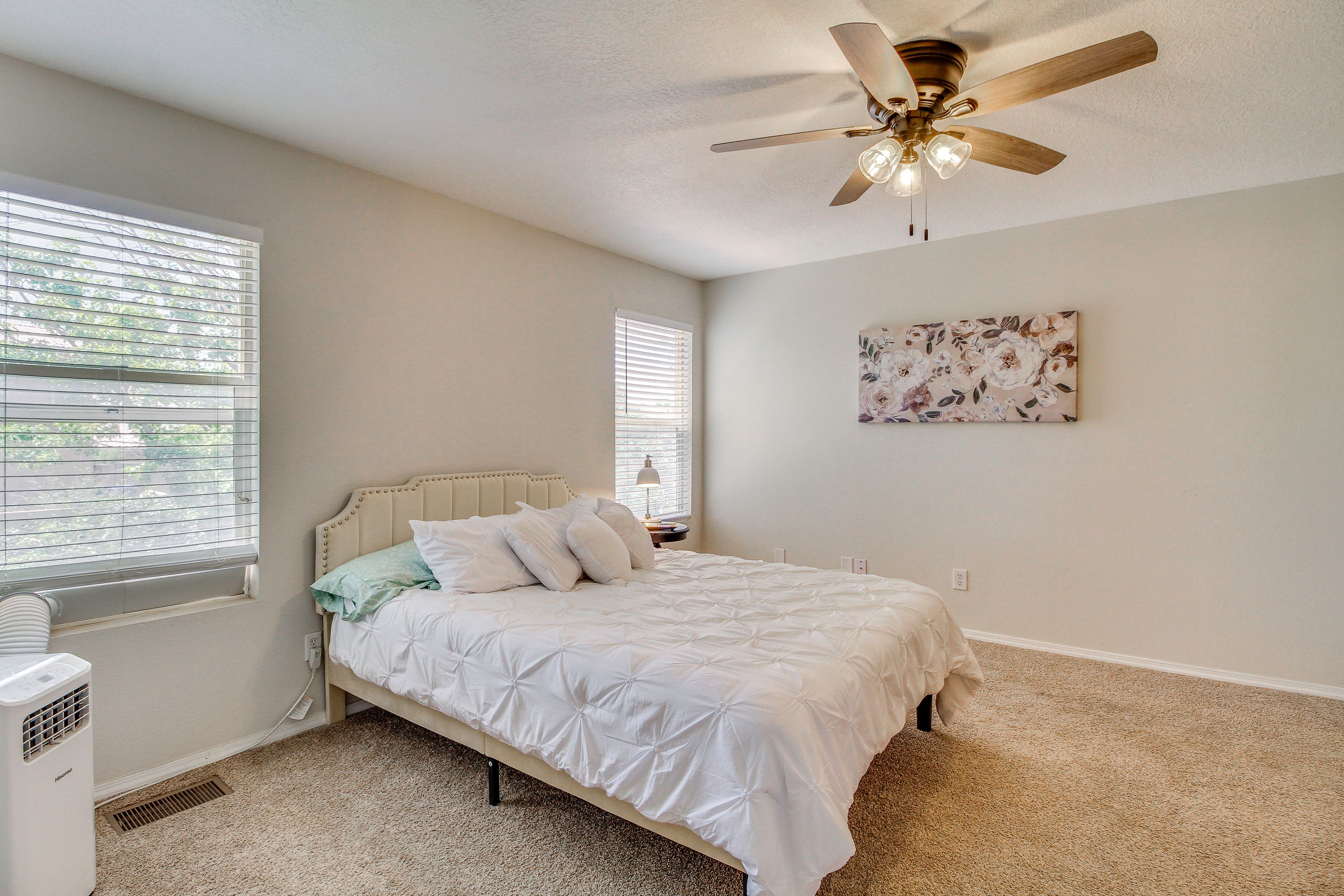Bedroom 1 | Queen Bed | Smart TV | 2nd Floor