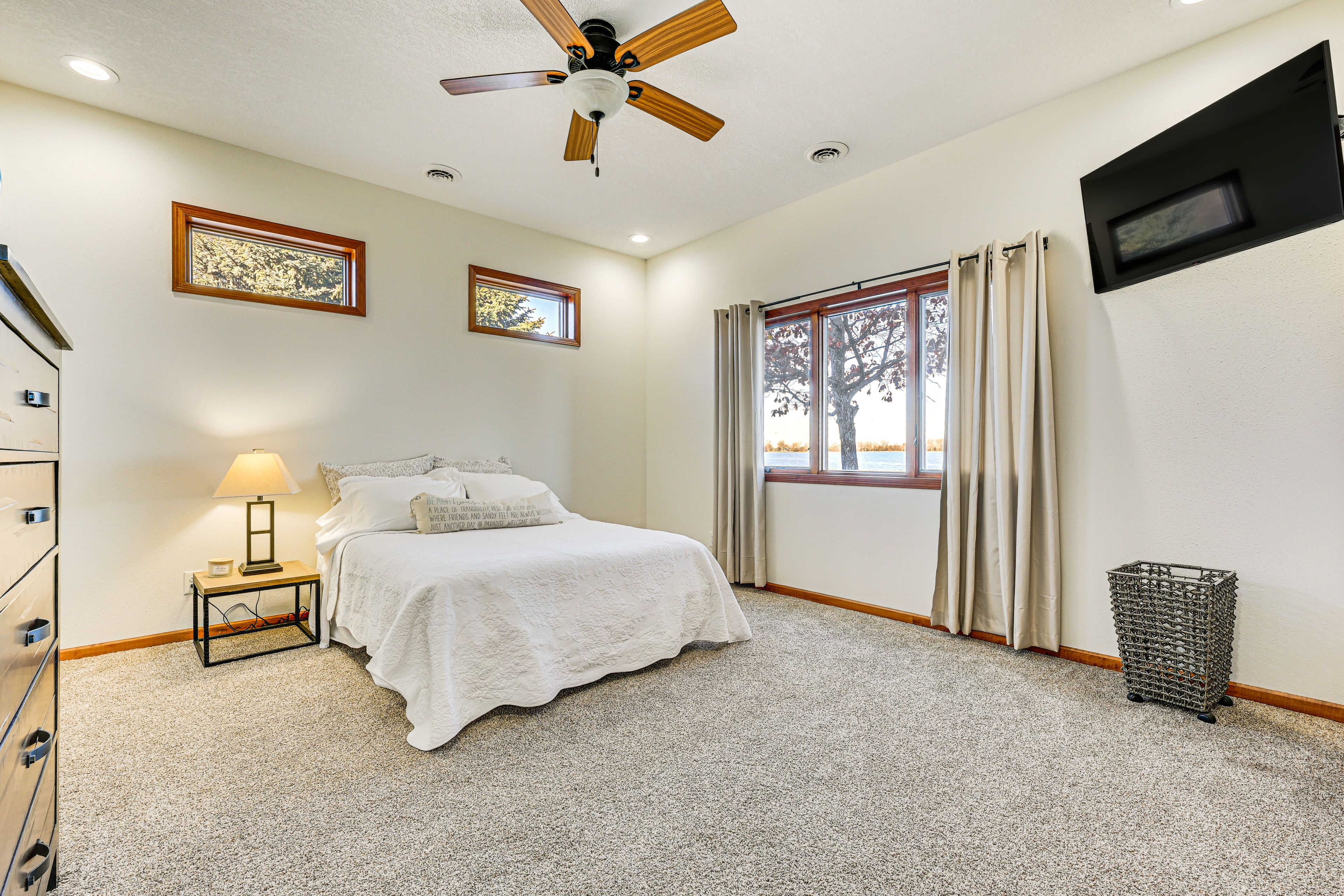 Bedroom 1 | 1st Floor | Queen Bed | Linens Provided