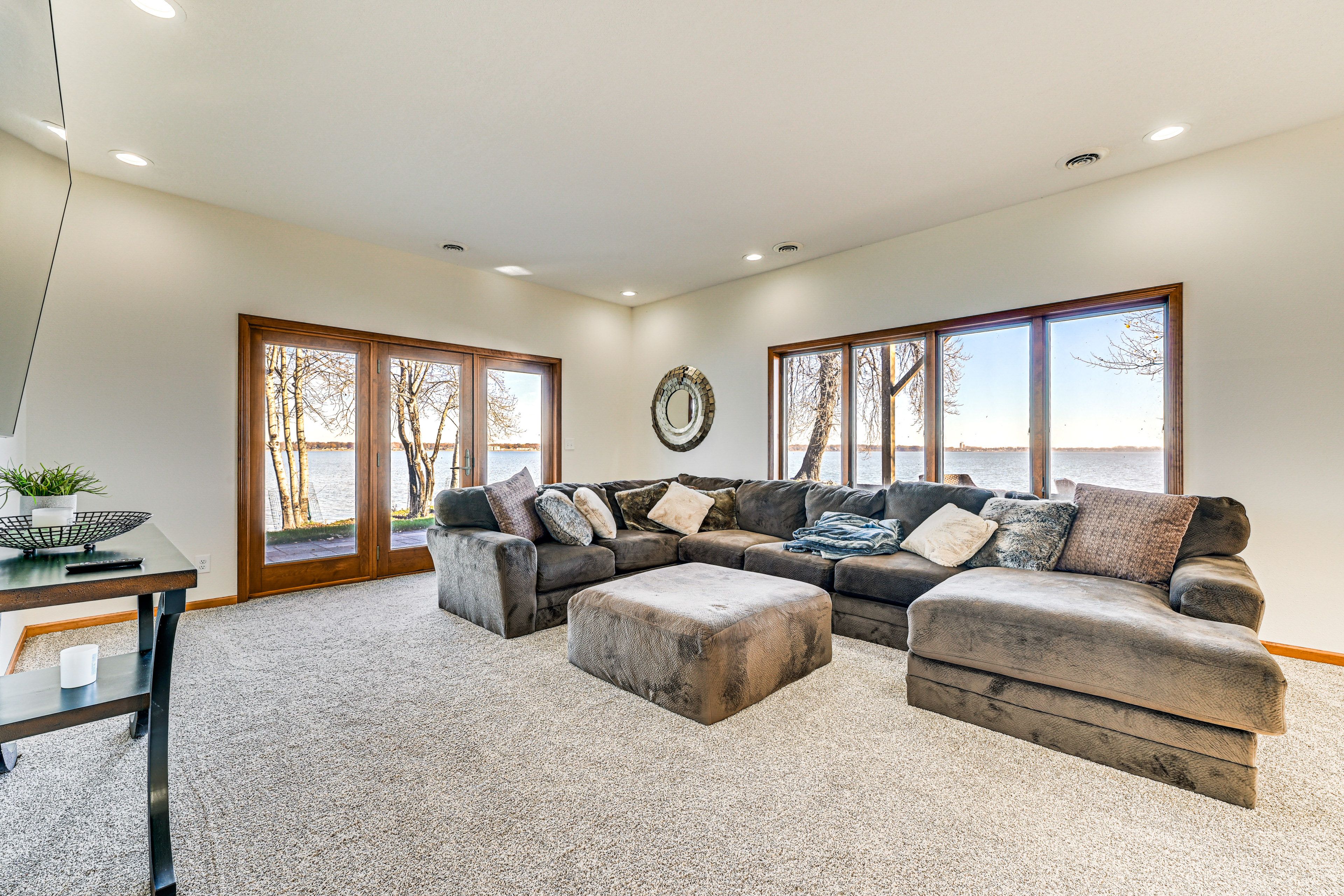 Sitting Room | 1st Floor