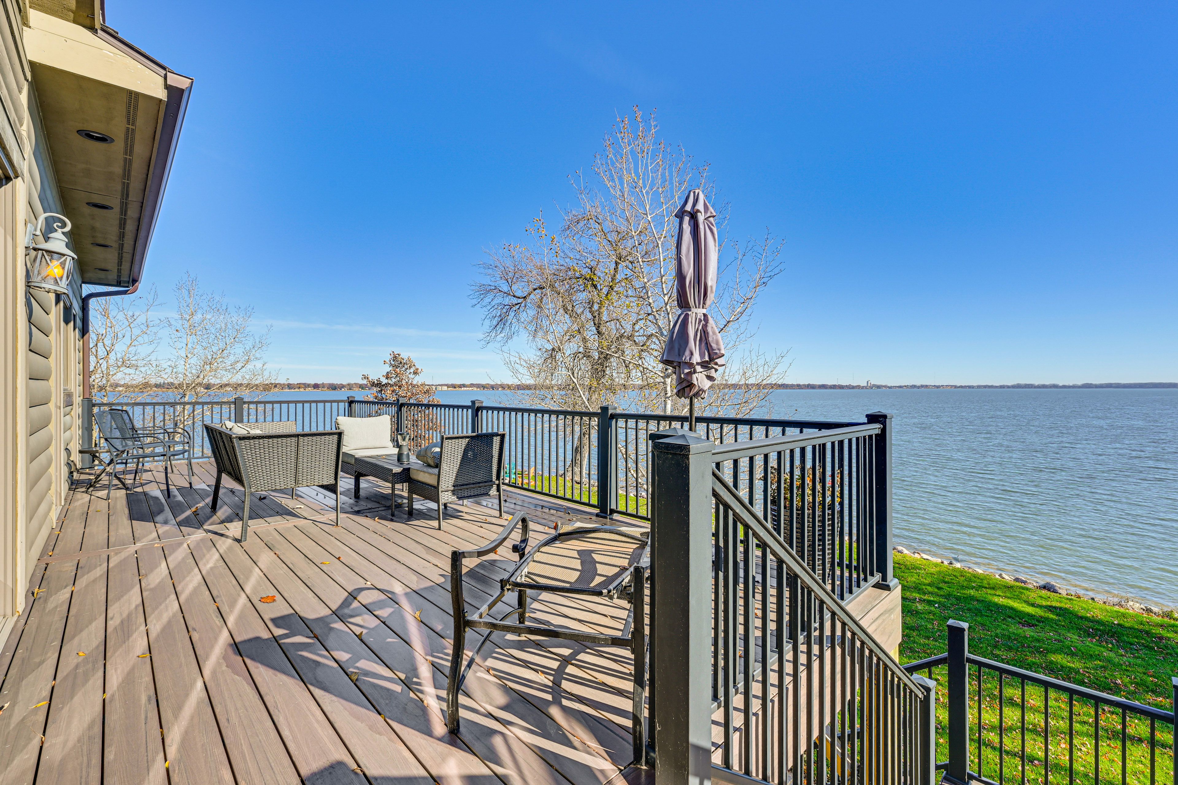 Deck w/ View