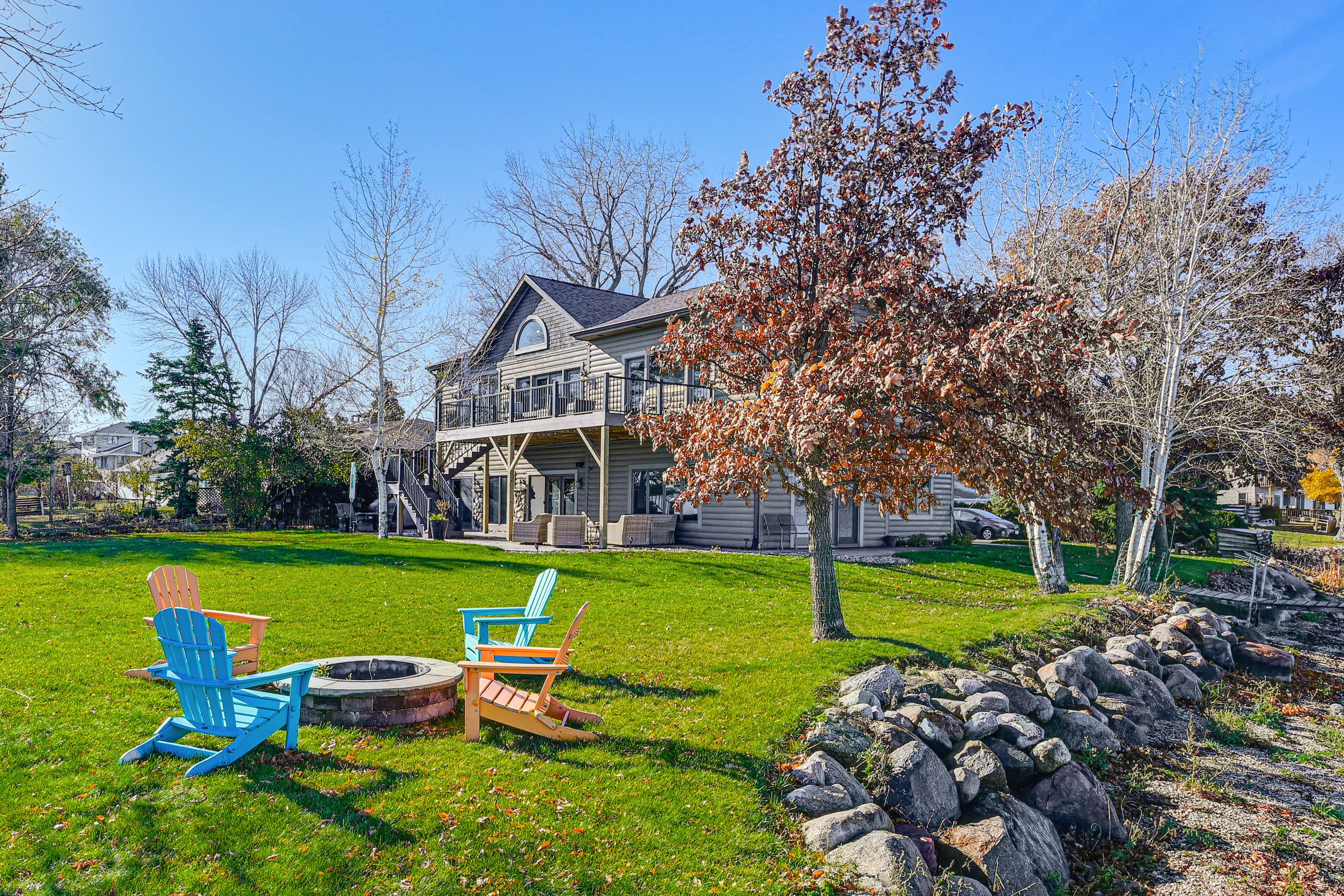 Fire Pit | Lake Front