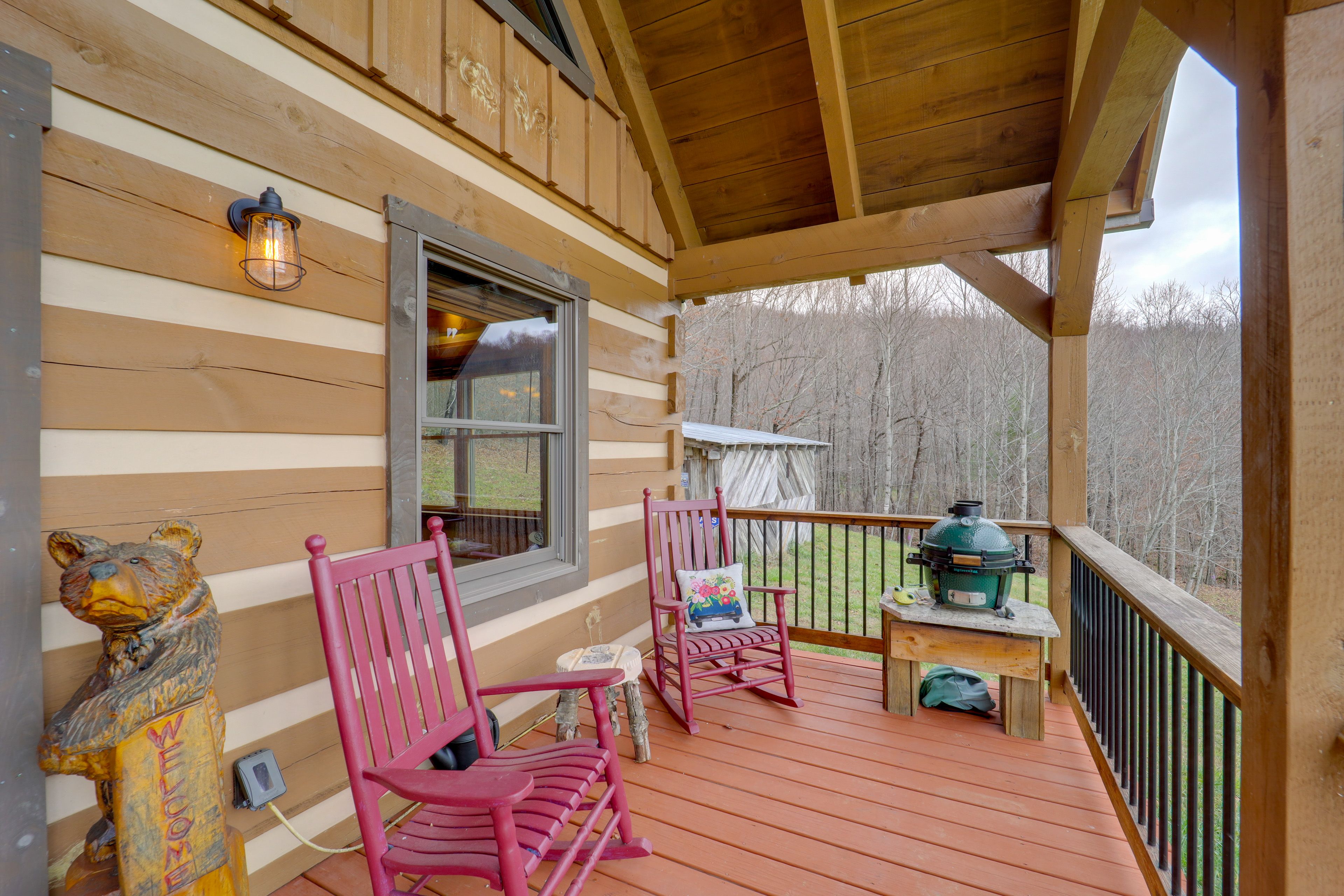 Covered Deck | Charcoal Grill | Outdoor Dining Area