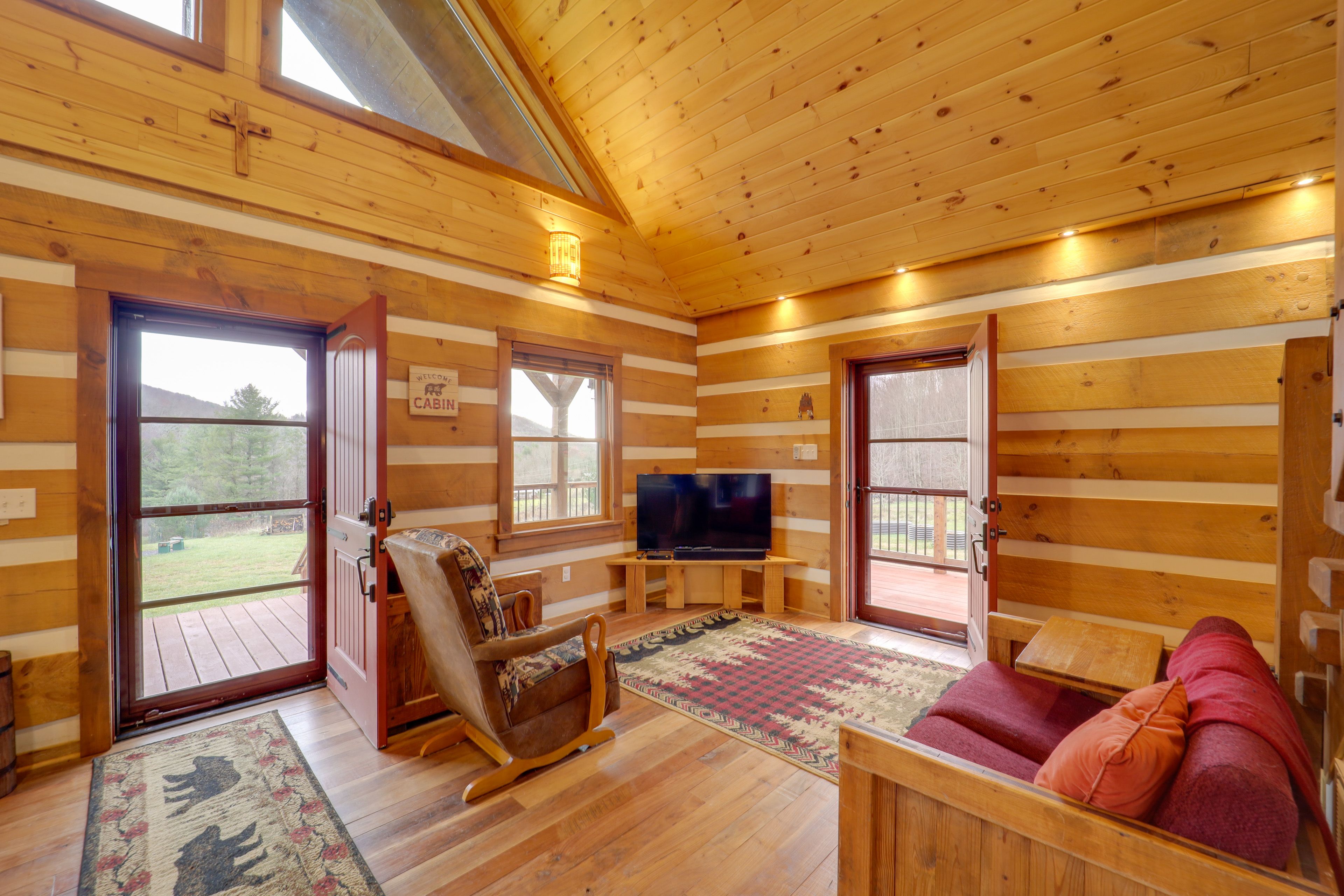 Living Room | Smart TV | Central Heating | 1st Floor
