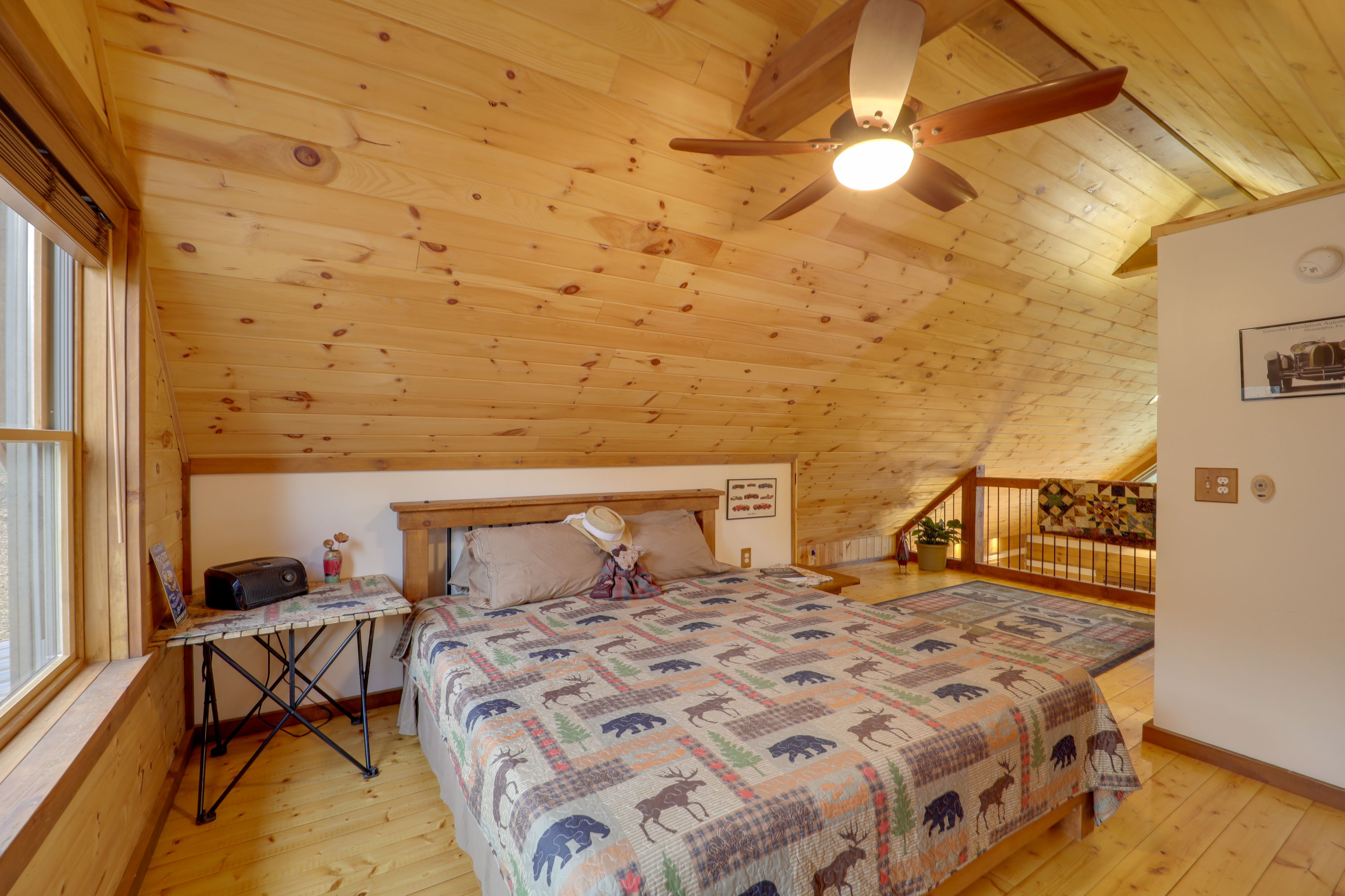 Loft | King Bed | 2nd Floor