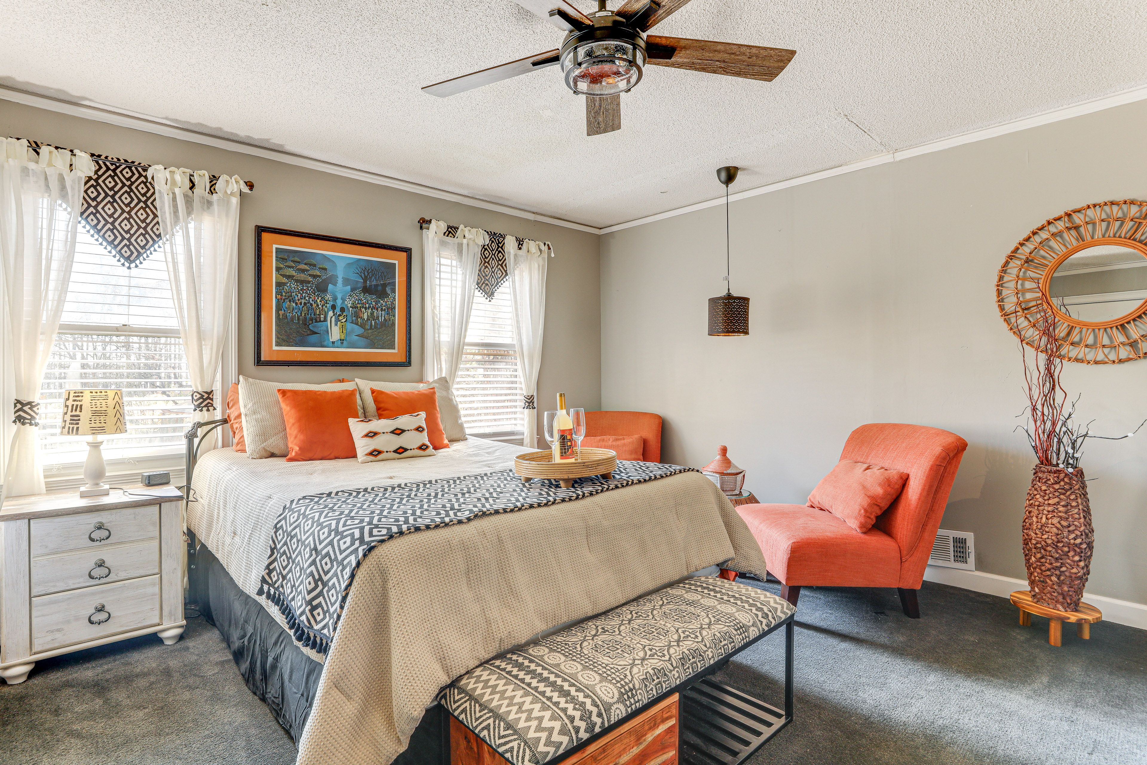 Studio | Queen Bed