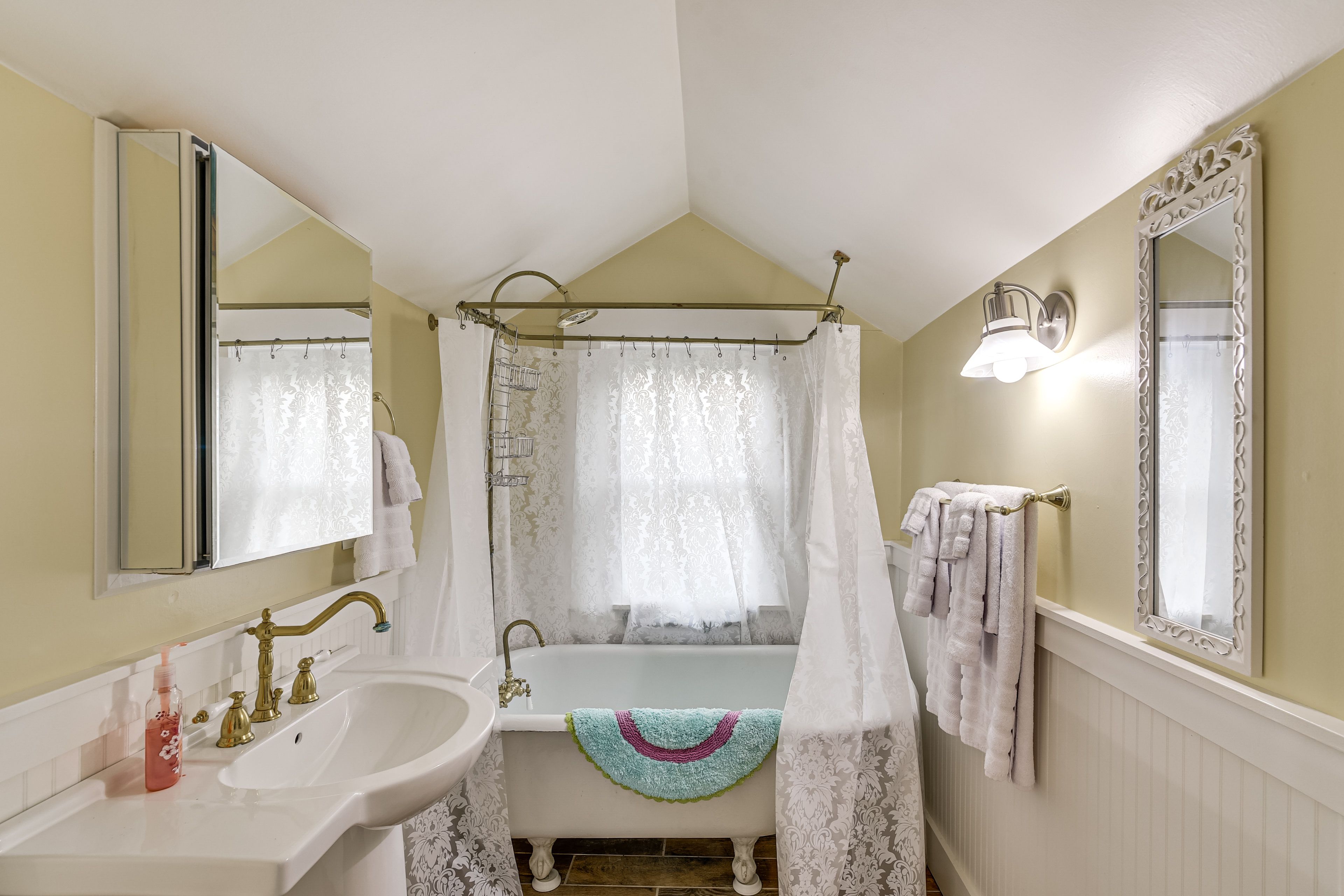 Bathroom | 2nd Level