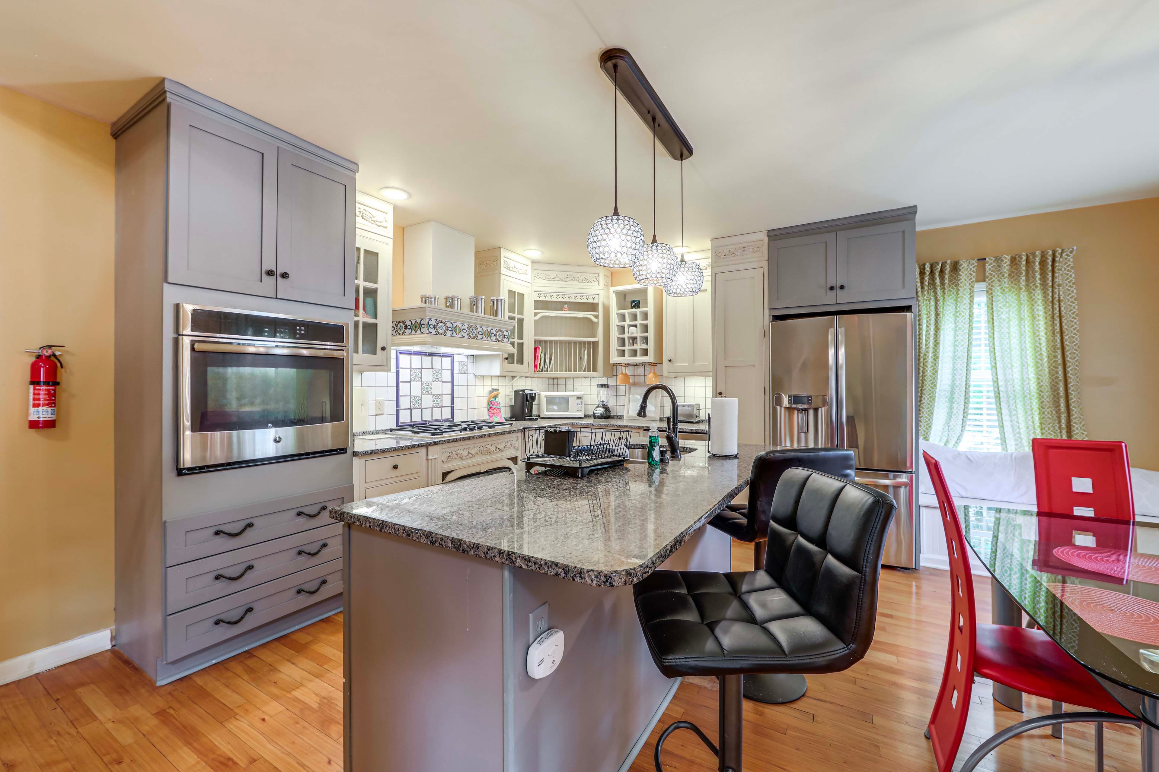 Kitchen | 1st Floor | Keurig Coffee Maker | Dishwasher | Cooking Basics