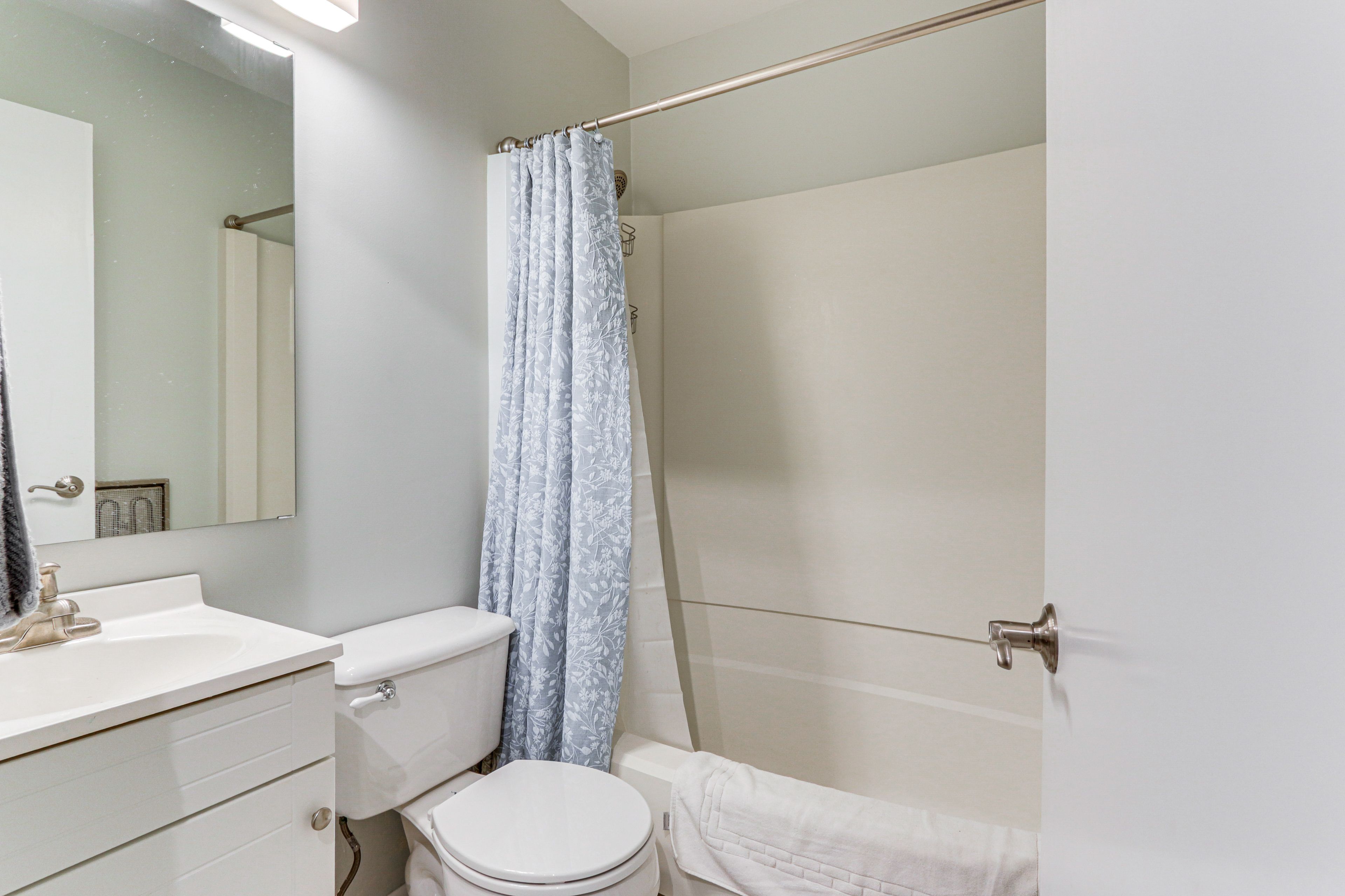 Full Bathroom | Main Level