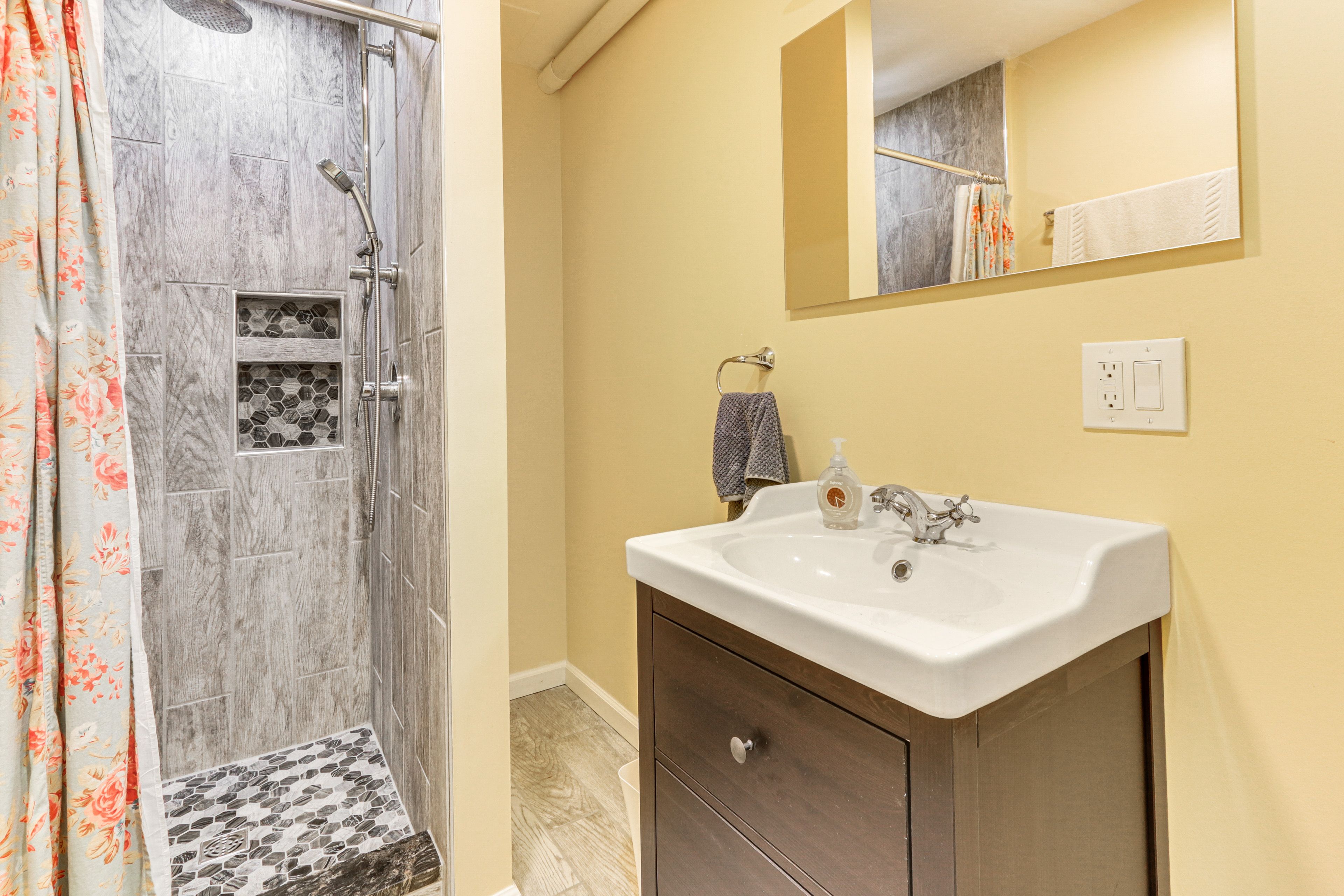 Full Bathroom | Lower Level