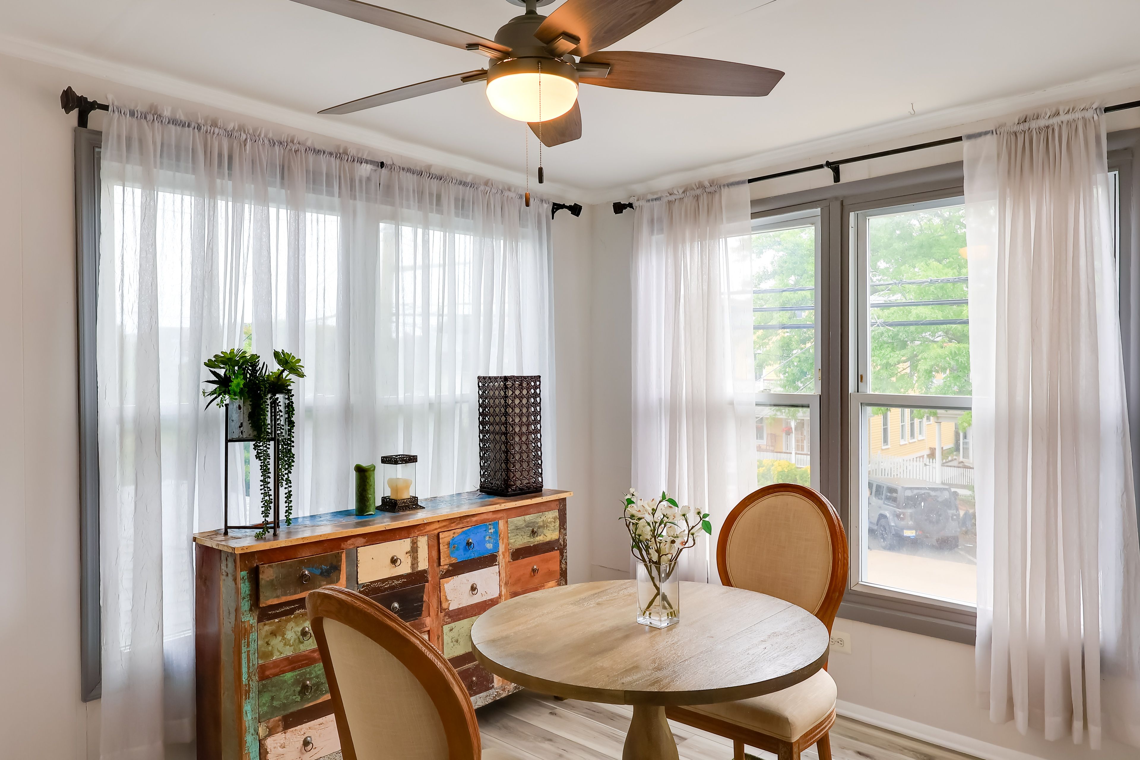 Dining Room | Dishware/Flatware Provided