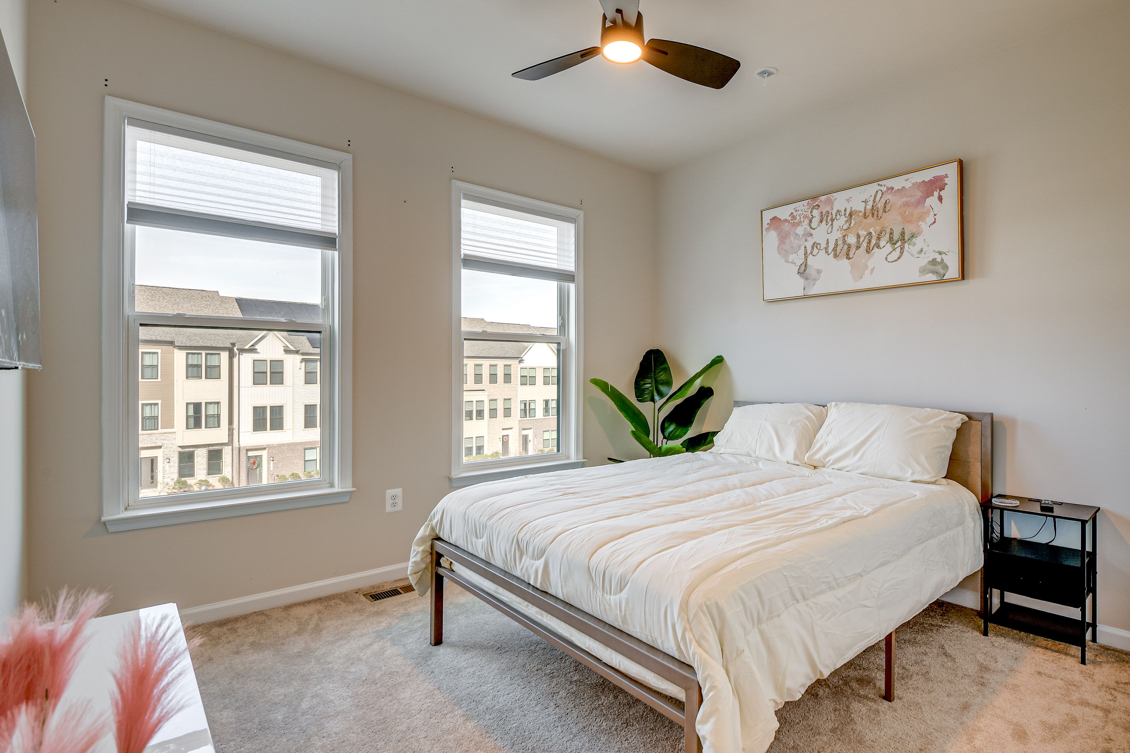 Bedroom 4 | Queen Bed | Smart TV | 2nd Floor