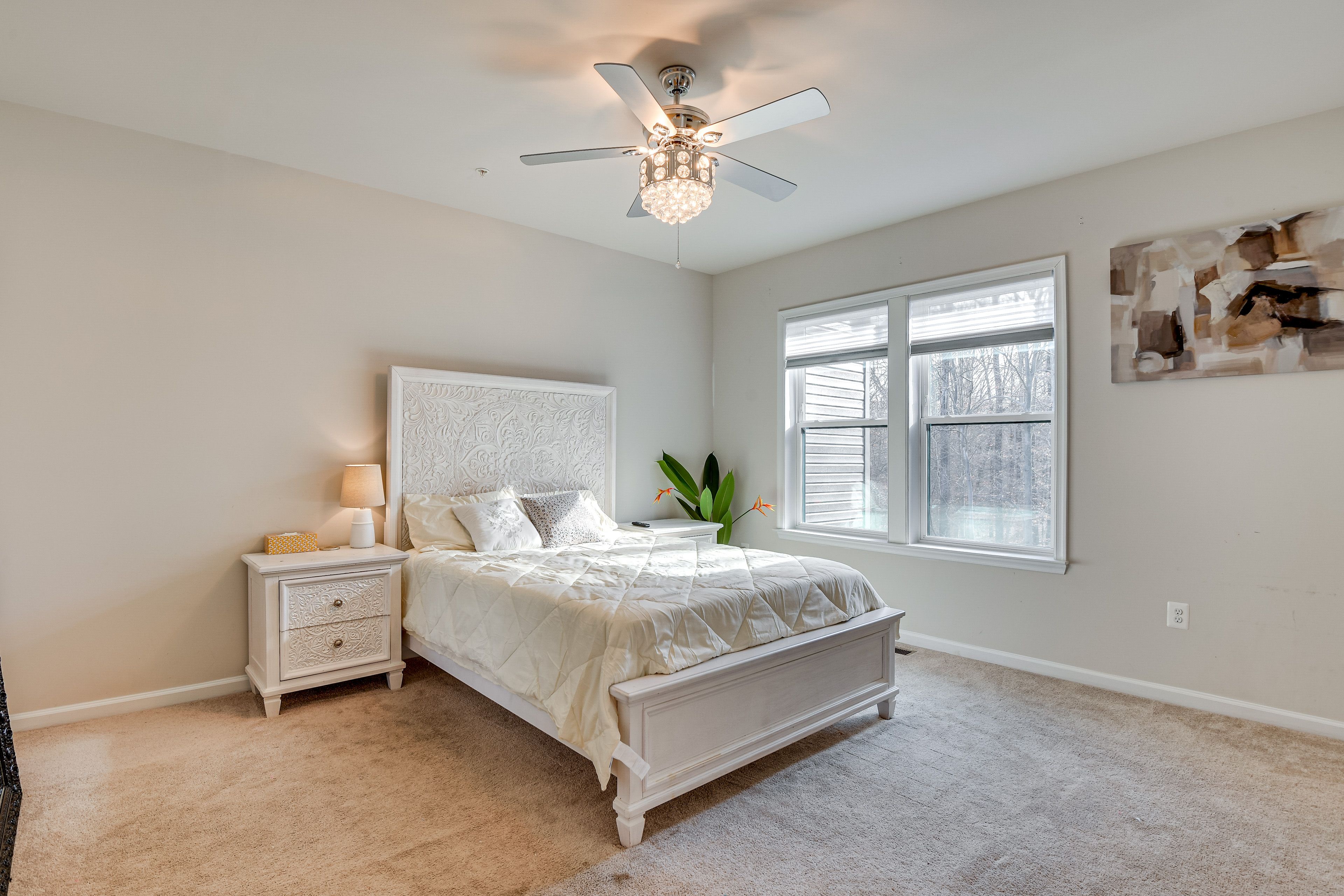 Bedroom 2 | Queen Bed | Smart TV | En-Suite Bathroom | 2nd Floor