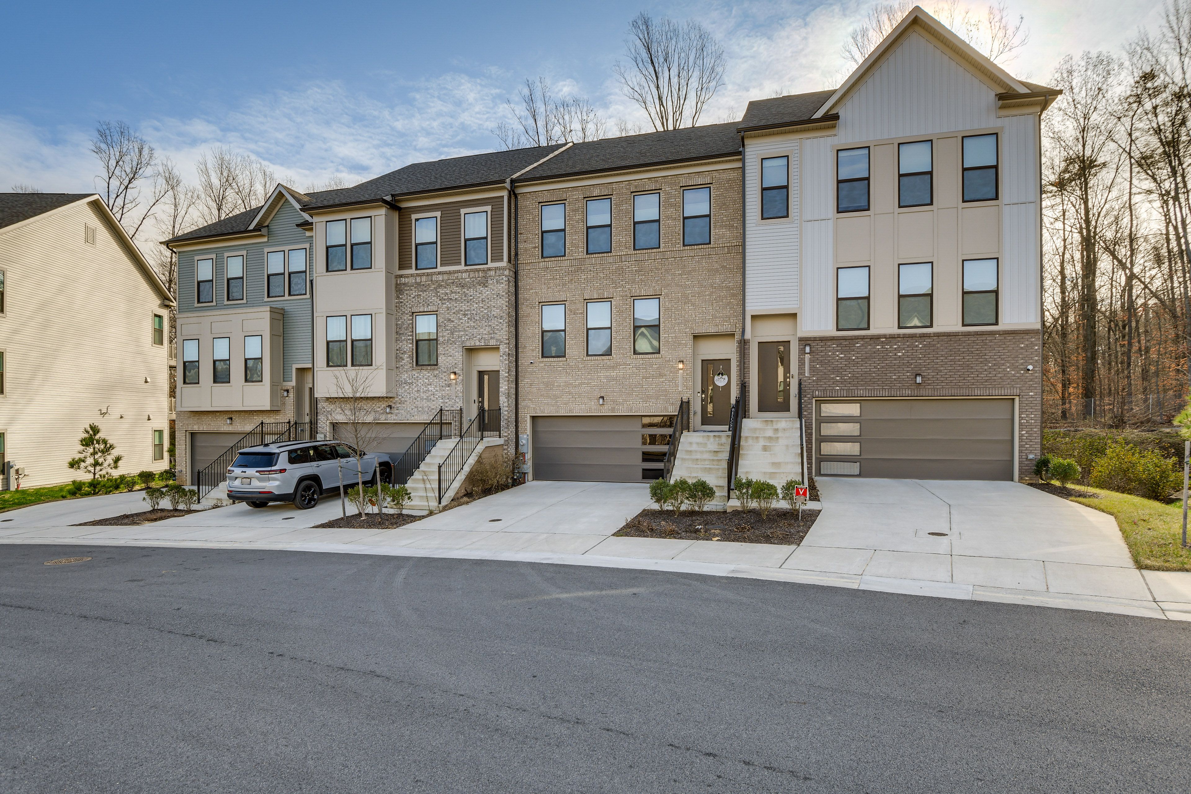 Parking | Garage (2 Vehicles) | Driveway (2 Vehicles) | Free Street Parking