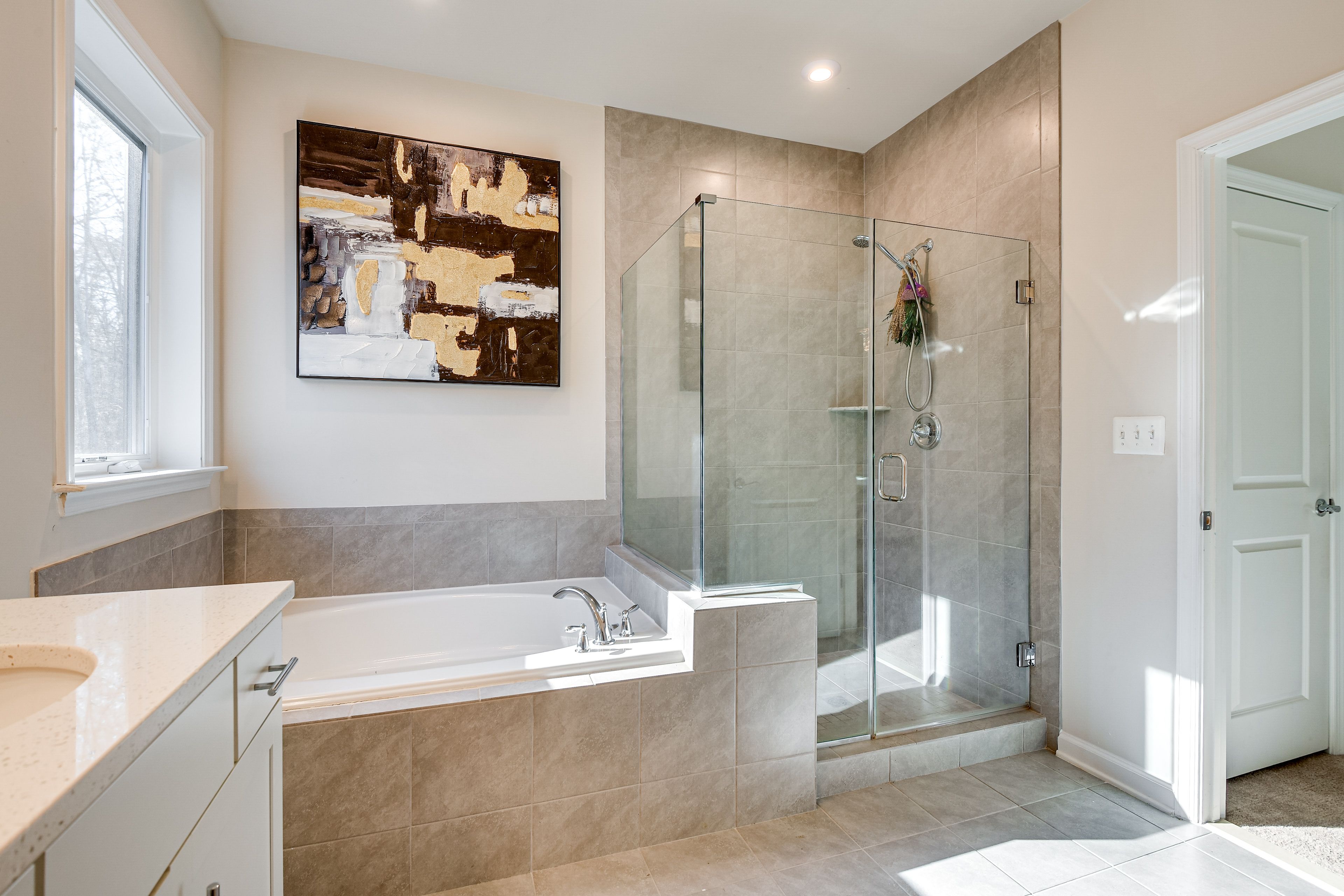 Full Bathroom | 2nd Floor