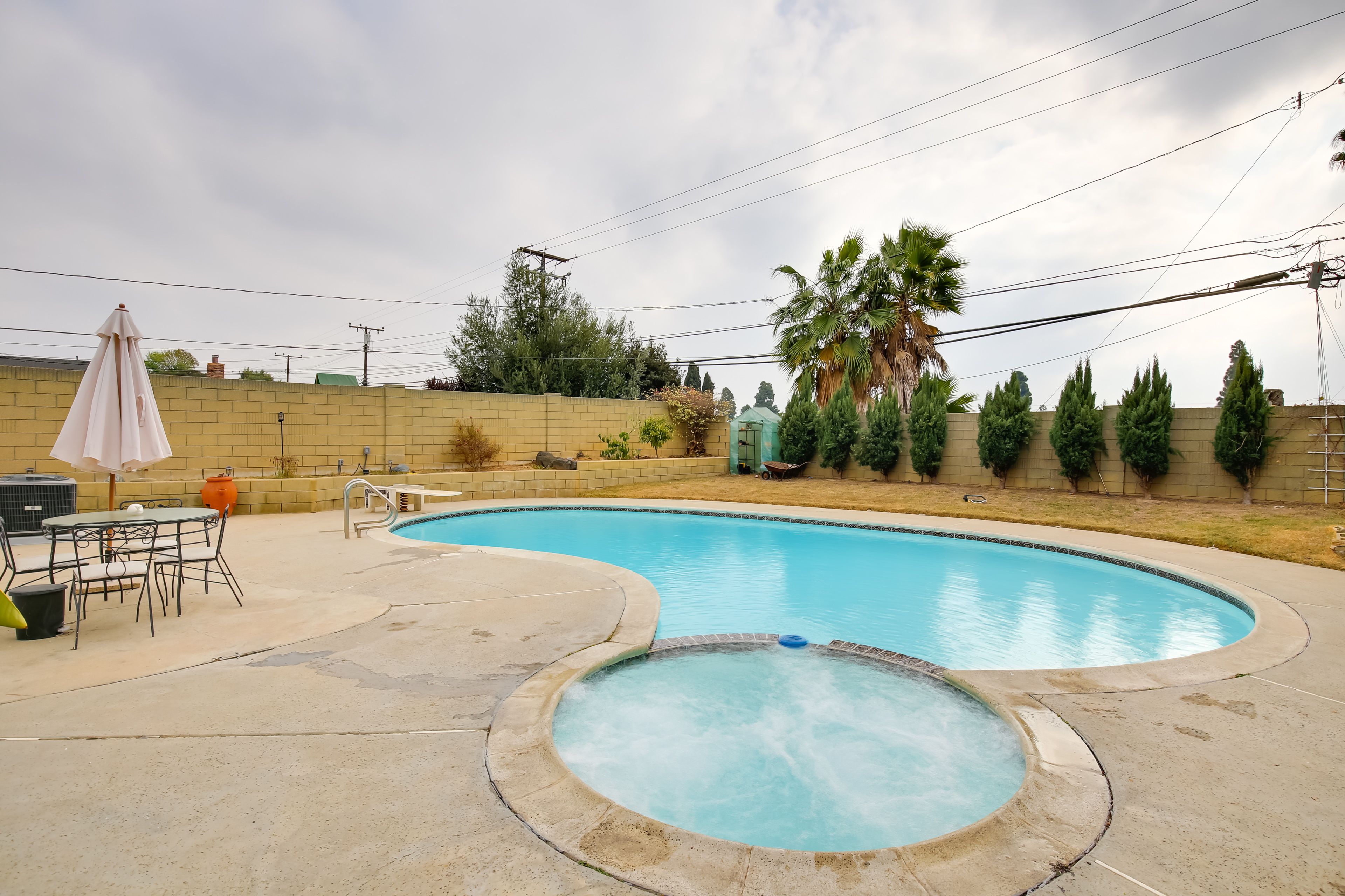 Pool & Spa