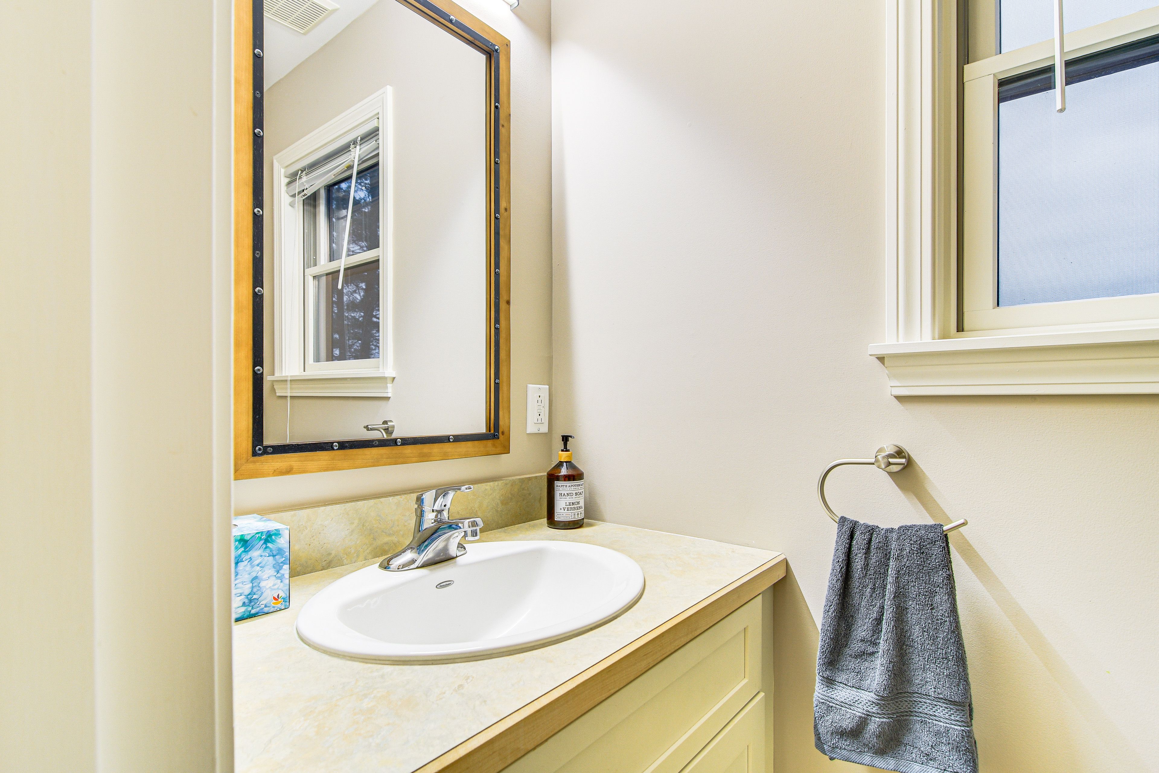 Half Bathroom | 2nd Floor
