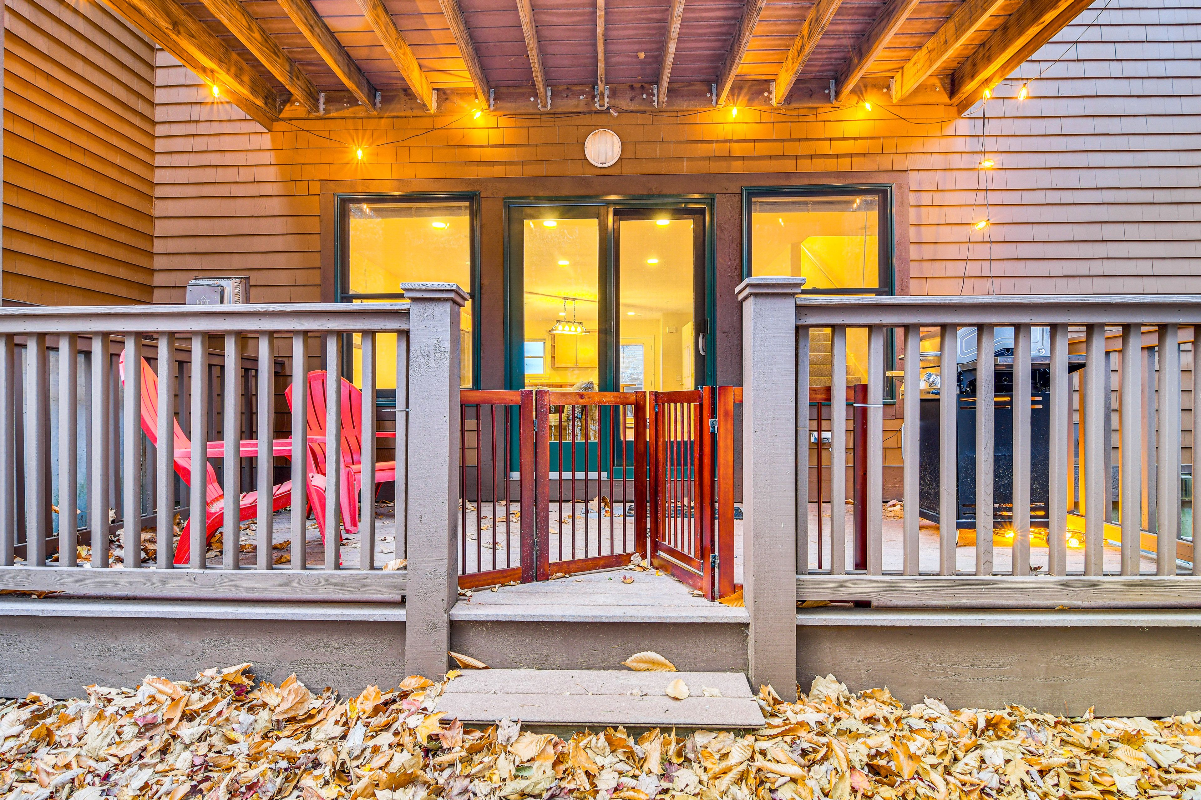 Deck | Gas Grill | 2nd Floor