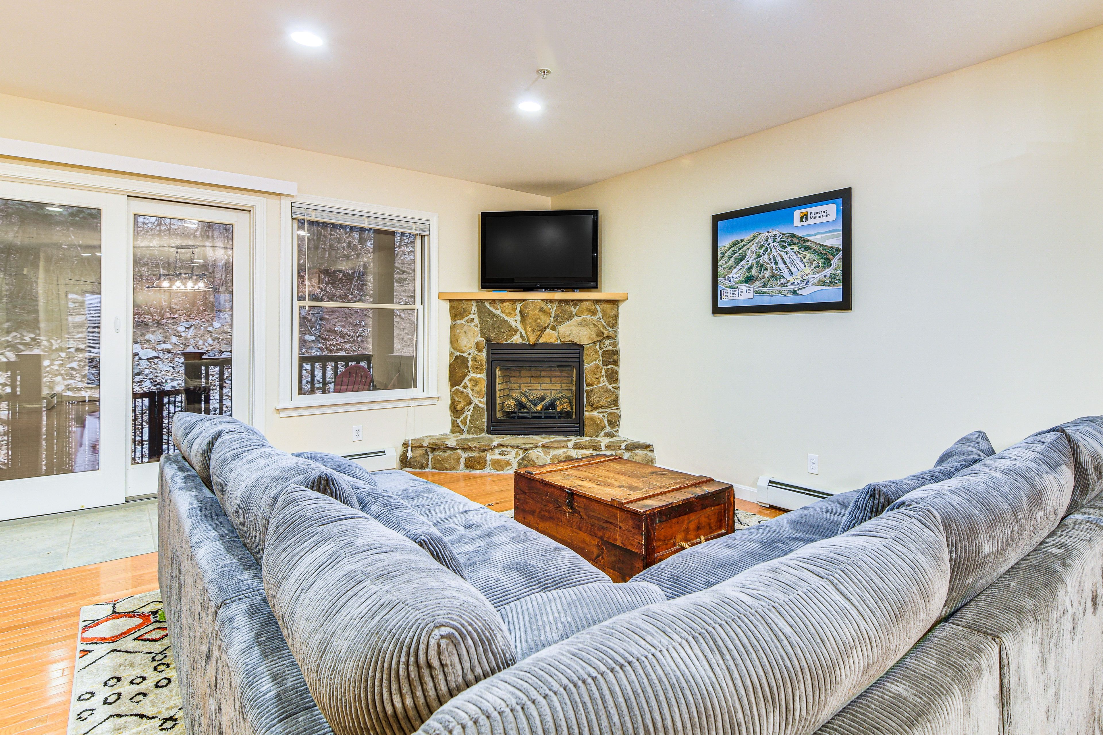 Family Room | 2nd Floor | Smart TV | Free WiFi | Baseboard Heating