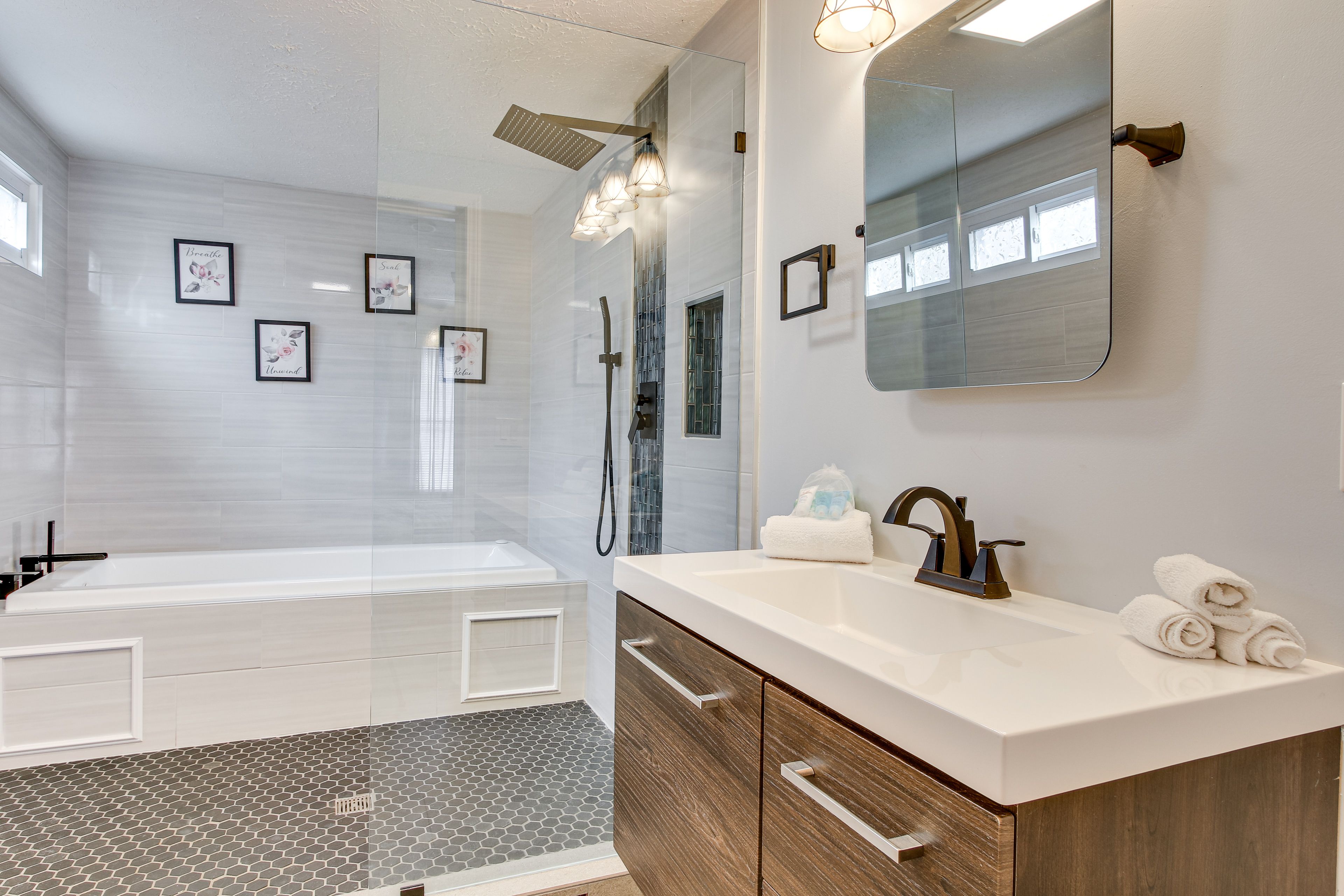 En-Suite Bathroom | Jetted Tub