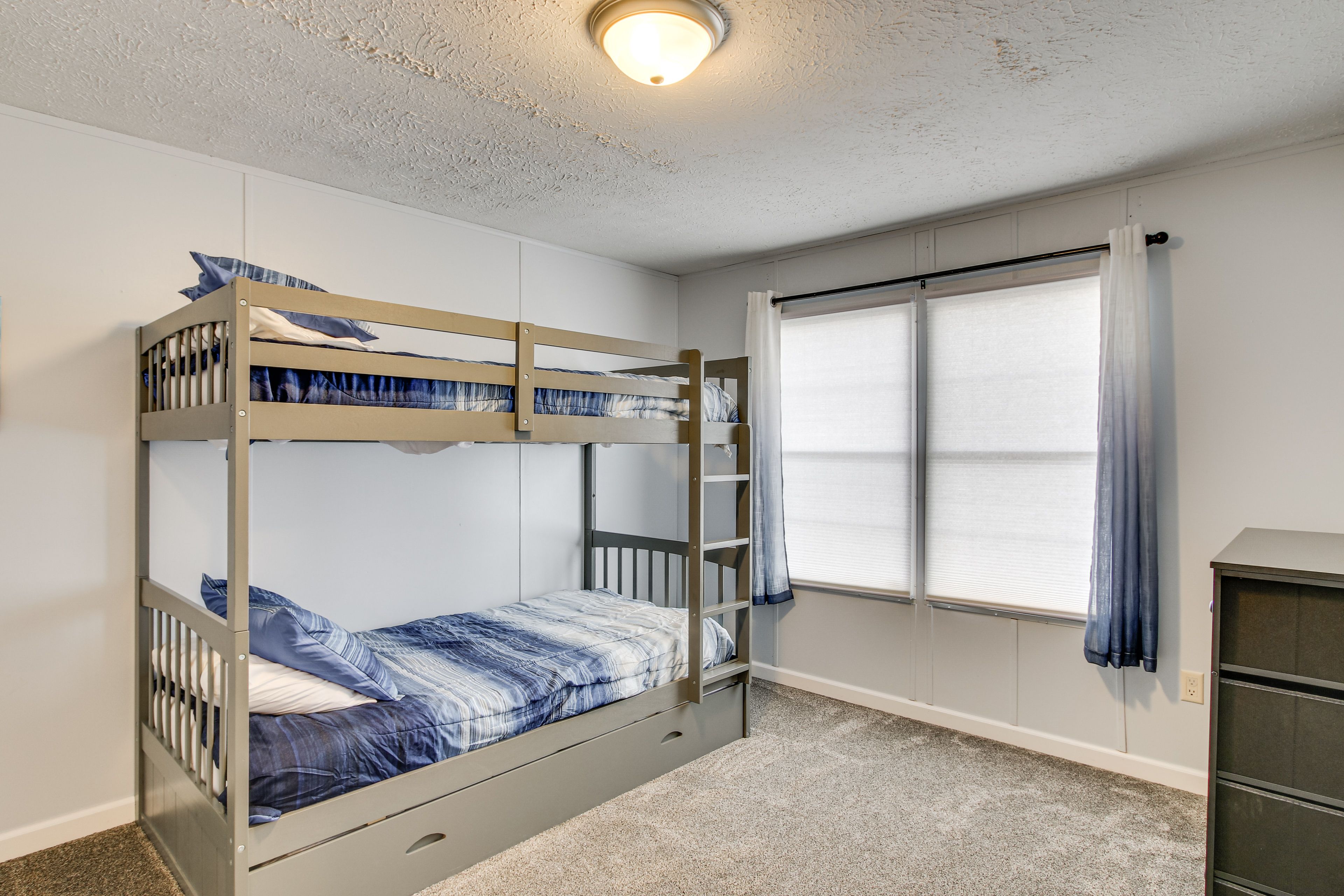 Bedroom 3 | Twin Bunk Bed w/ Twin Trundle