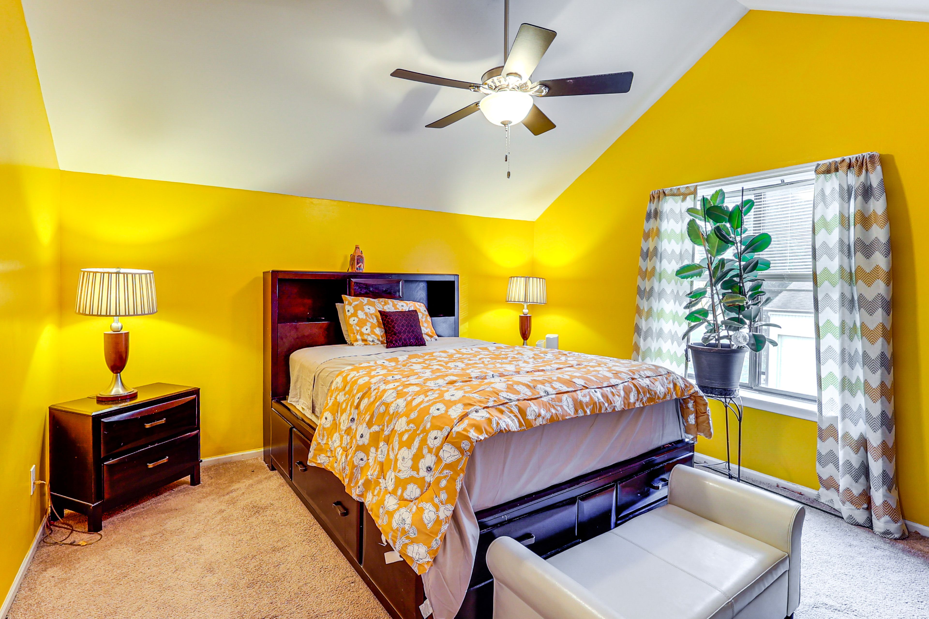 Bedroom 2 | 2nd Floor | Queen Bed