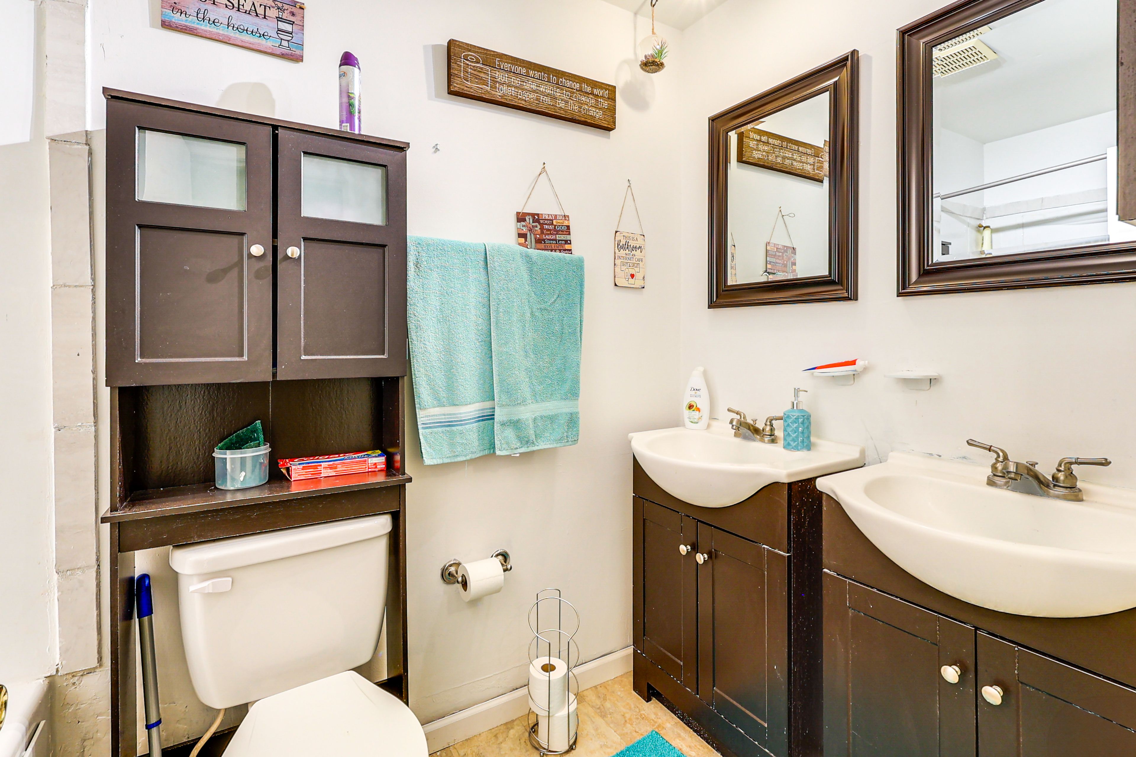 Full Bathroom | 2nd Floor