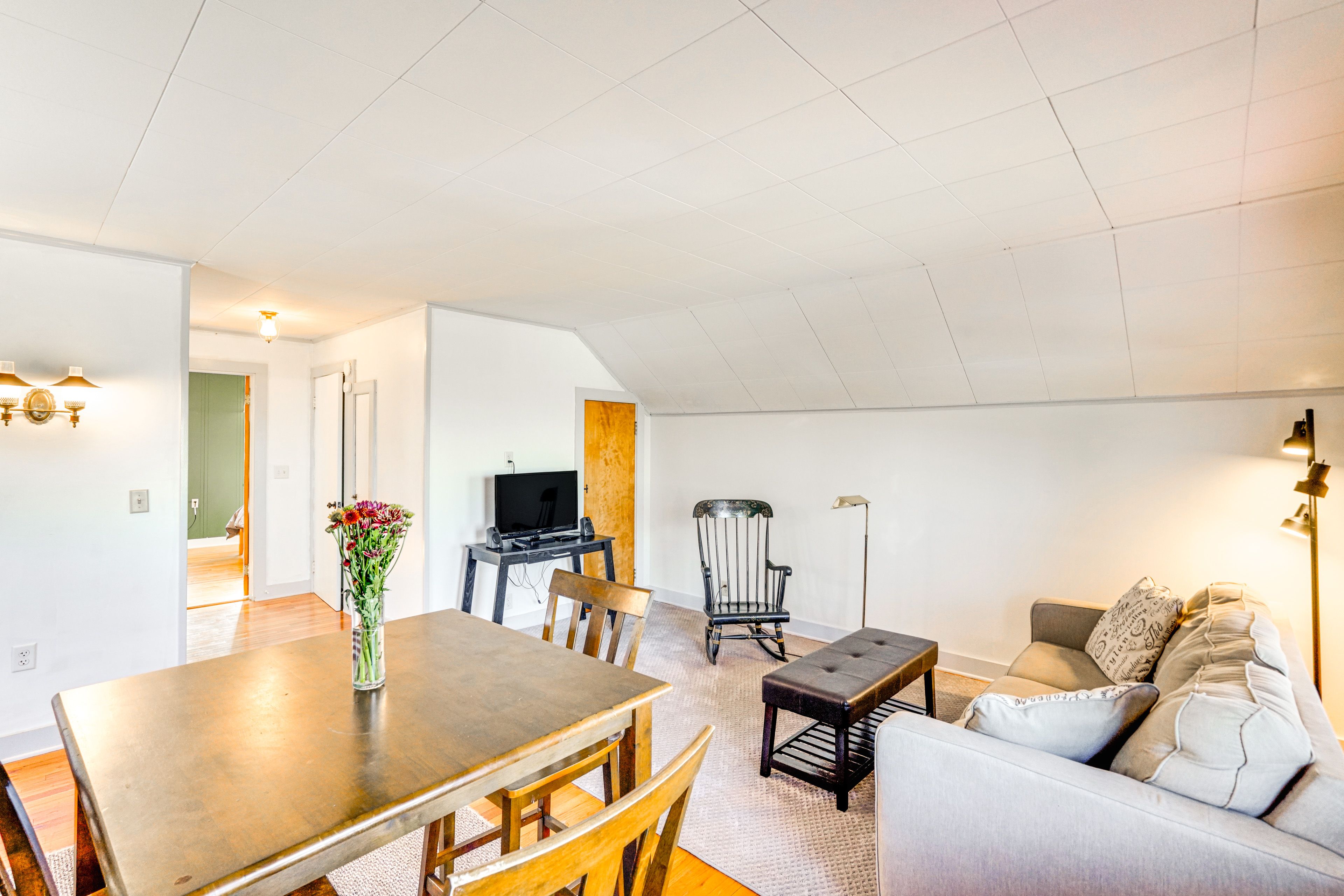 Living Room | Queen Sleeper Sofa | Free WiFi
