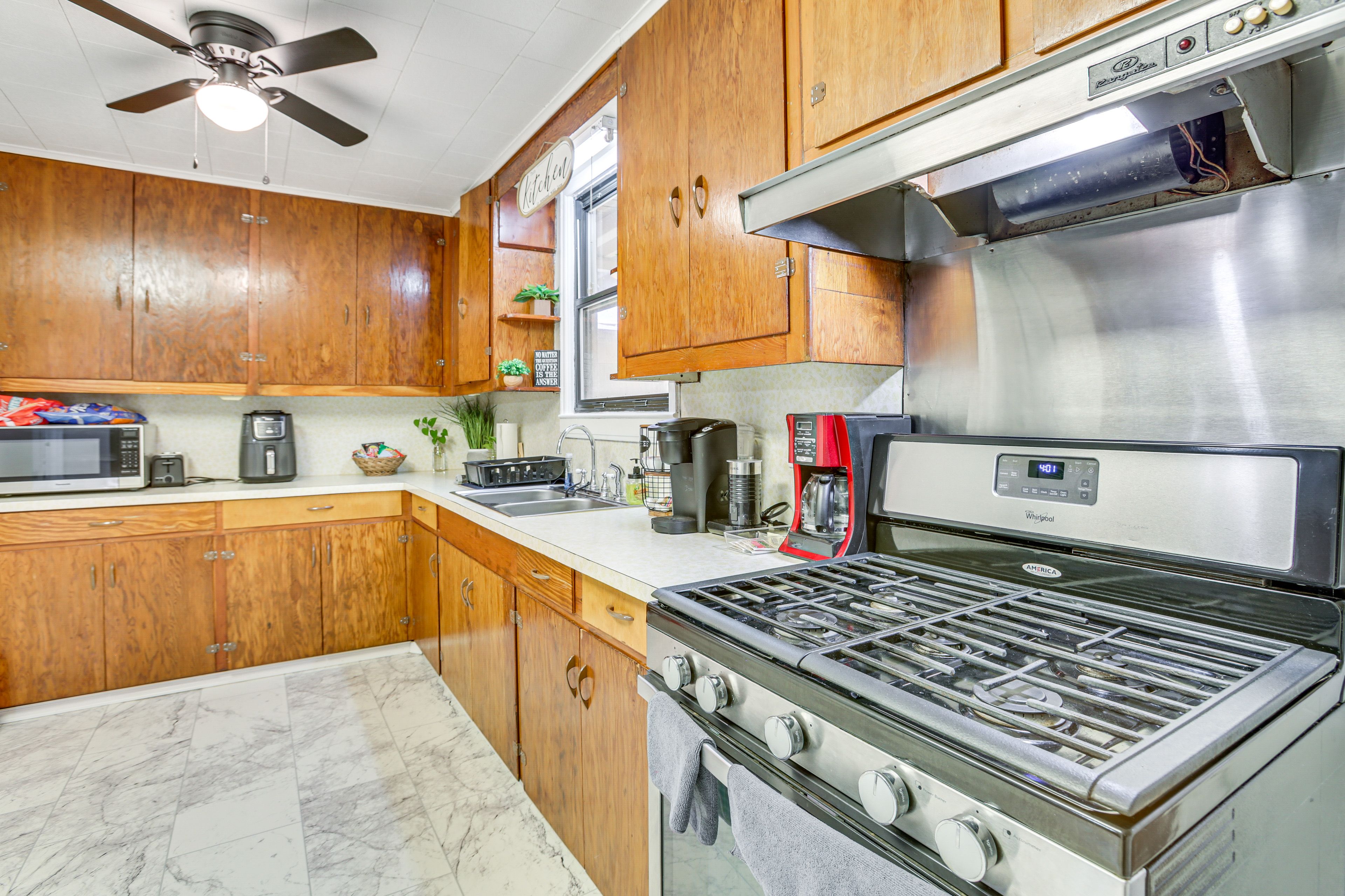 Kitchen | Keurig Coffee Maker | Washer & Dryer