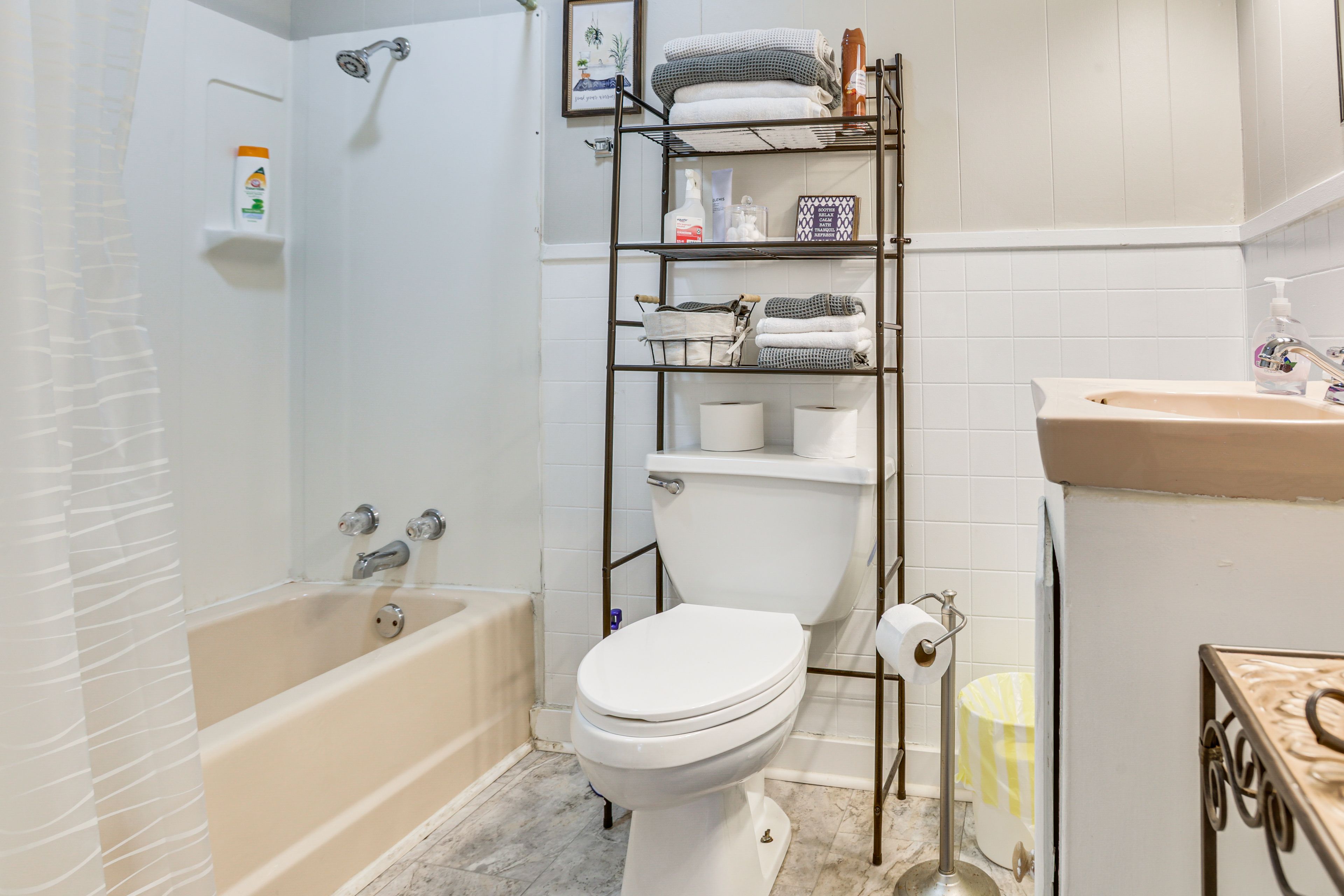 En-Suite Bathroom | Towels Provided