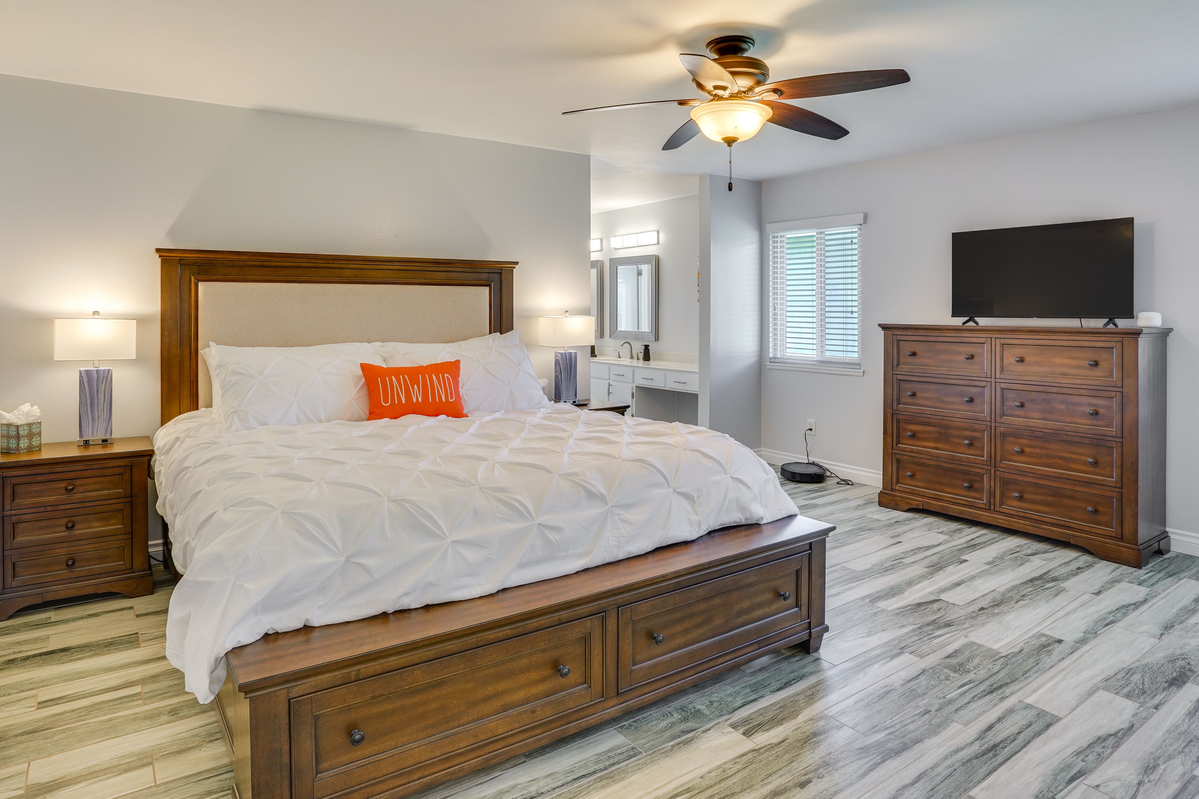 Bedroom 1 | King Bed | Smart TV w/ Cable