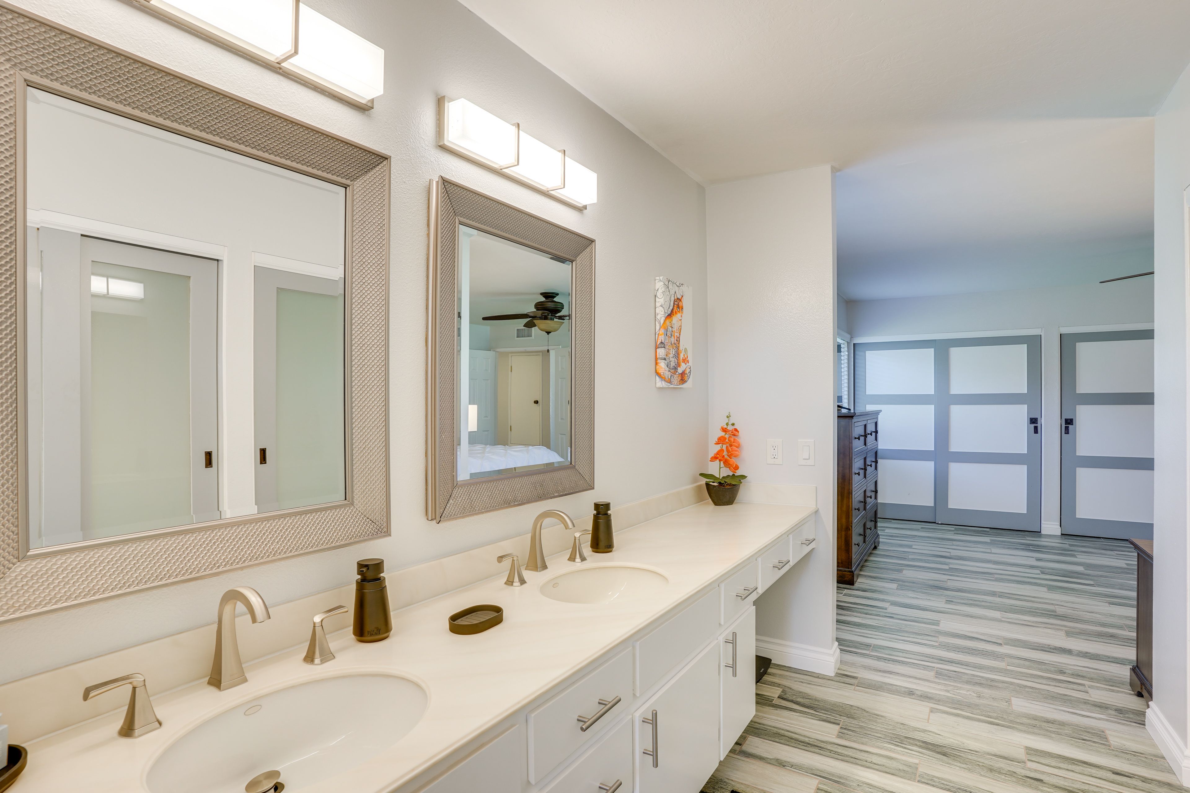 Full Bathroom | Towels Provided