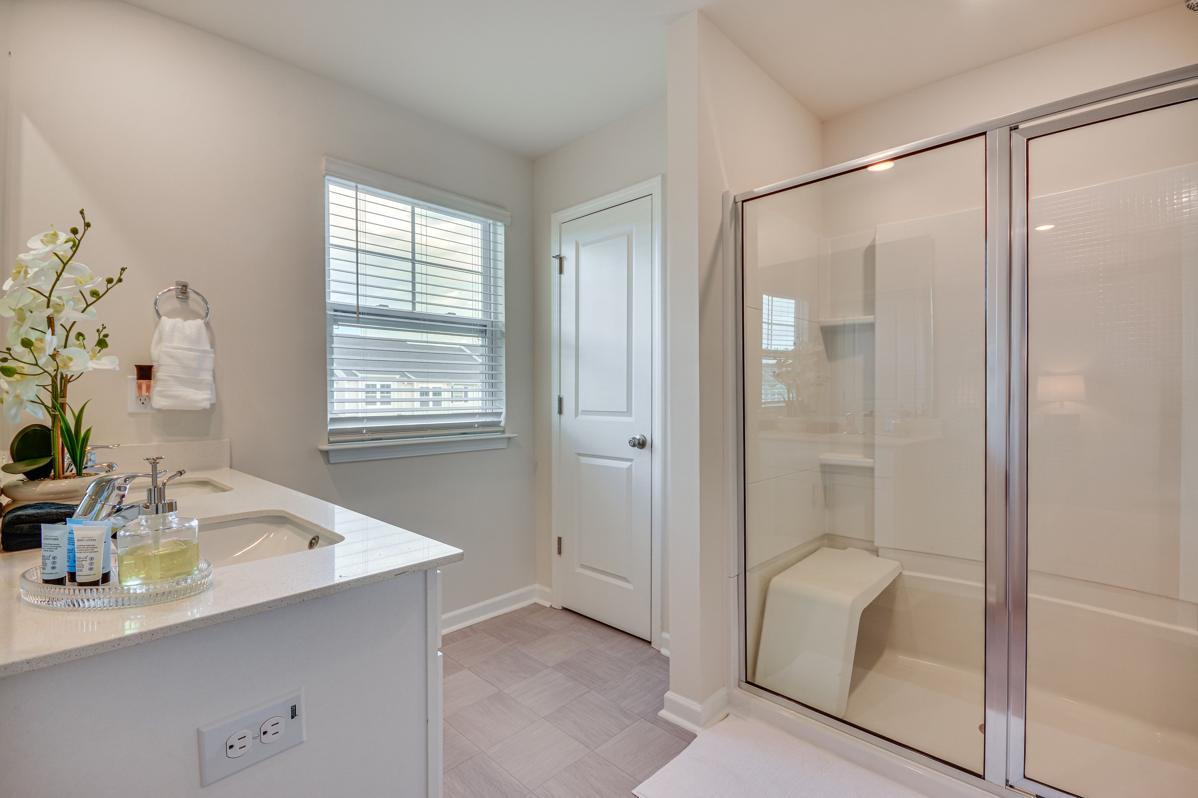 En-Suite Bathroom | 2nd Floor | Towels Provided
