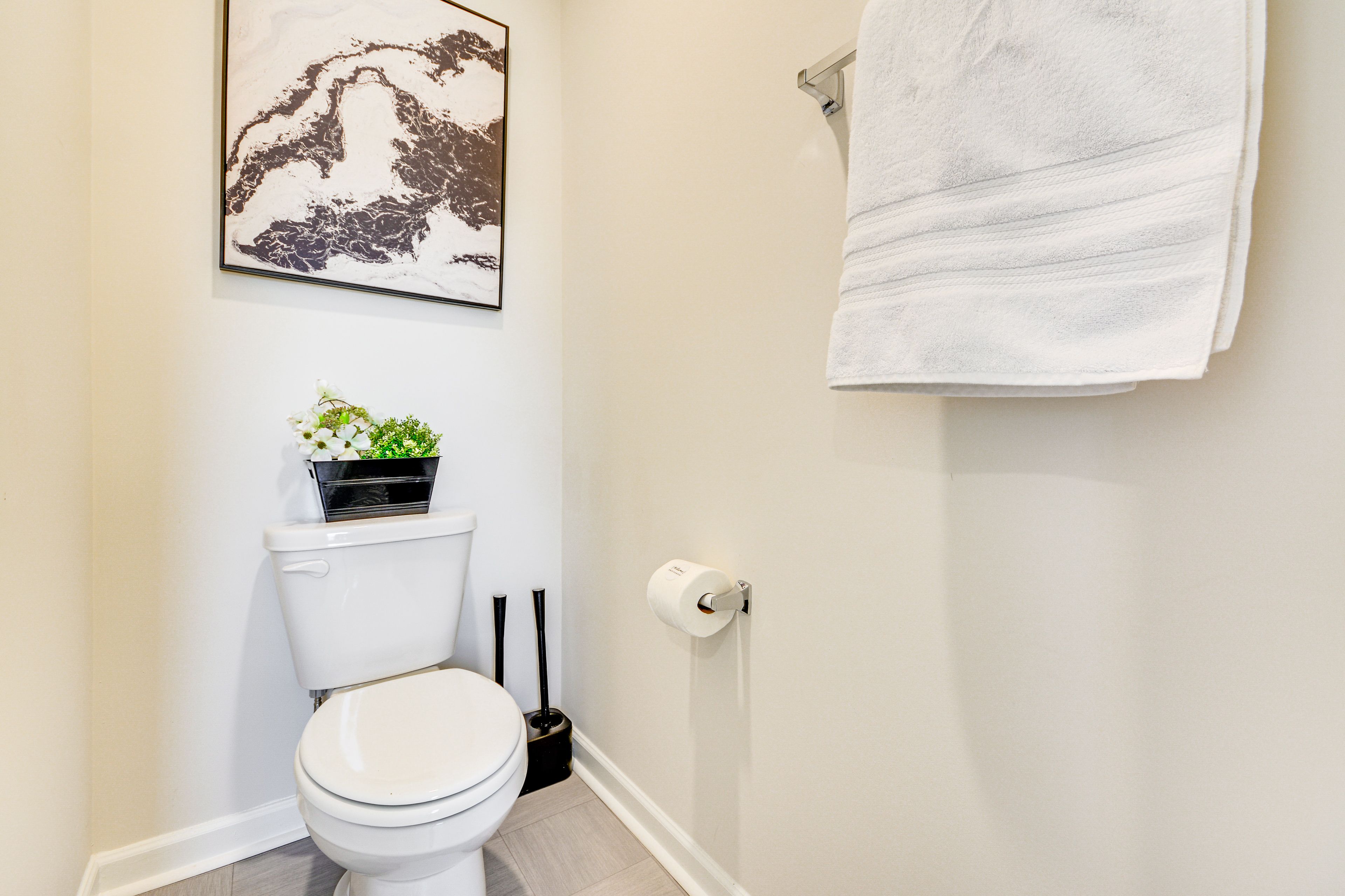 Half Bathroom | 1st Floor