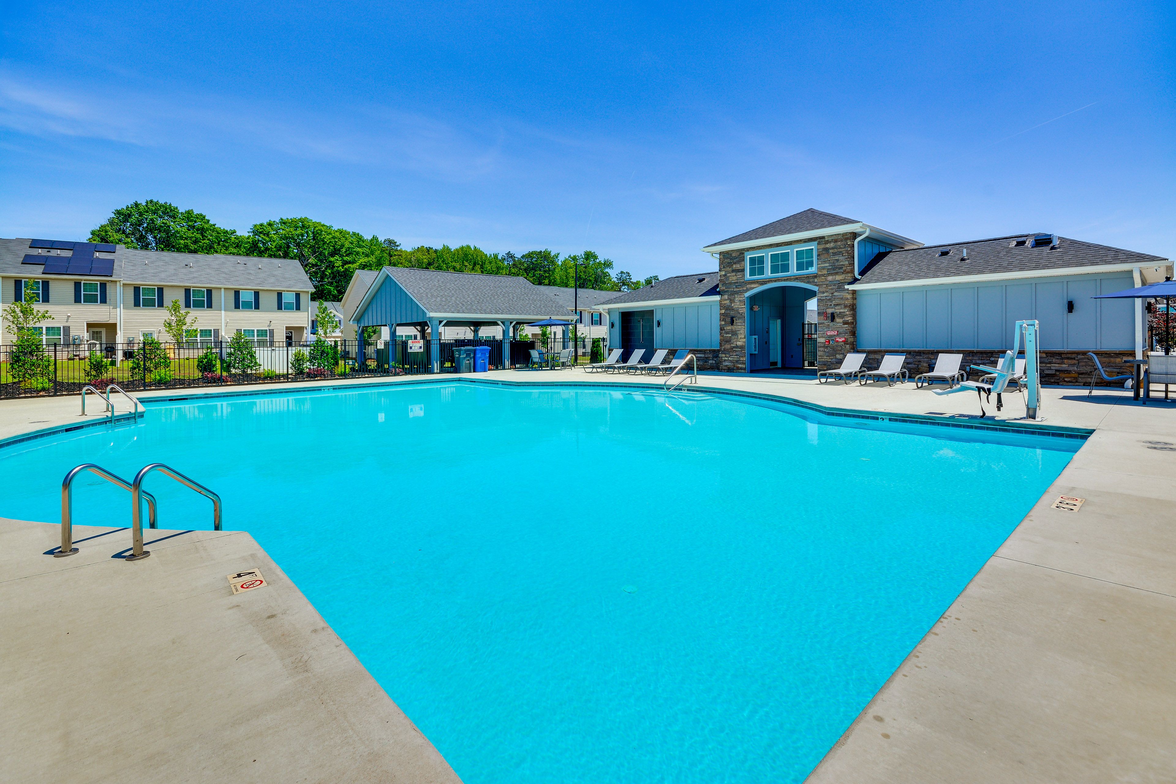 Glennview Community Amenities | Pool