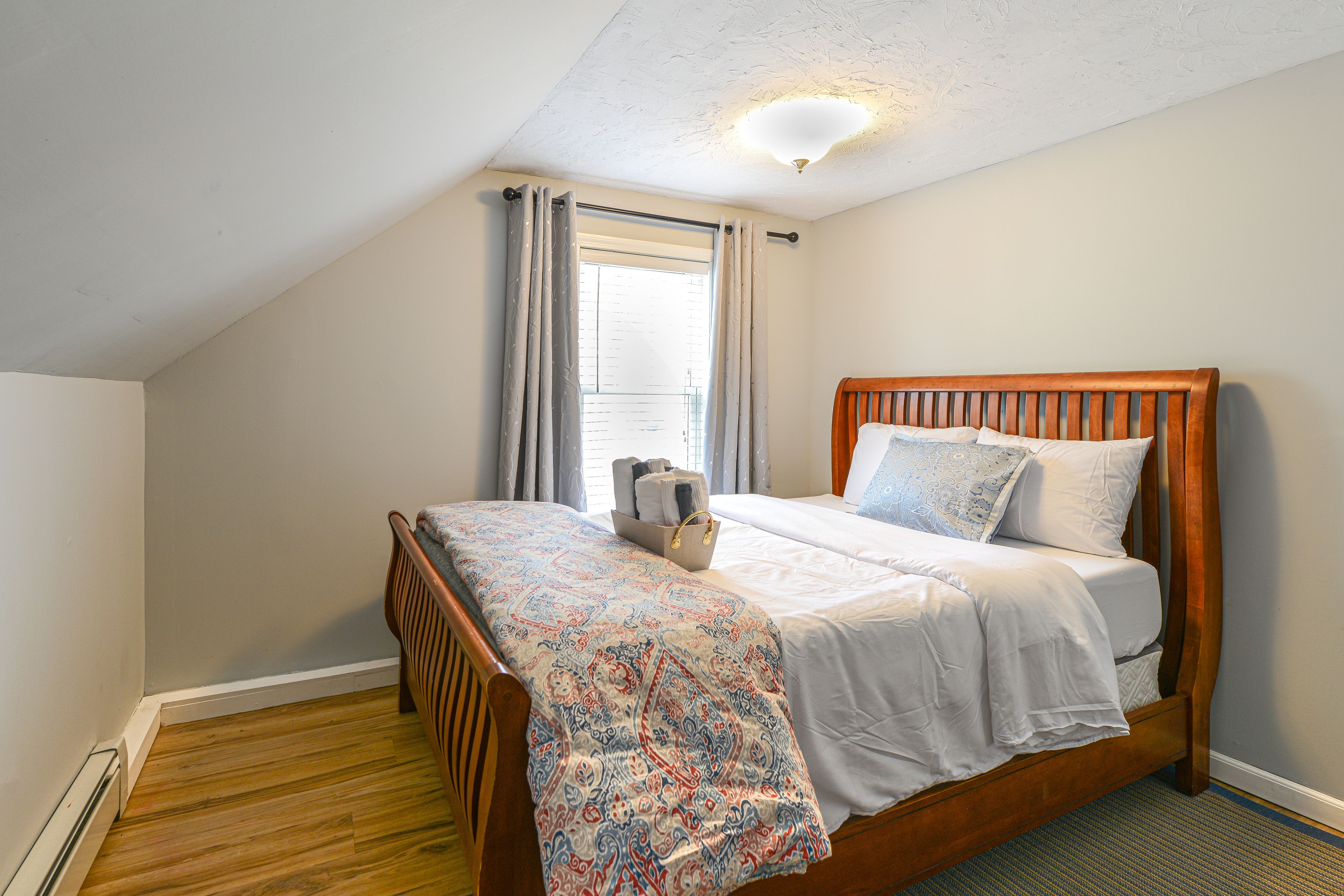Bedroom 2 | Queen Bed | 2nd Floor | Smart TV