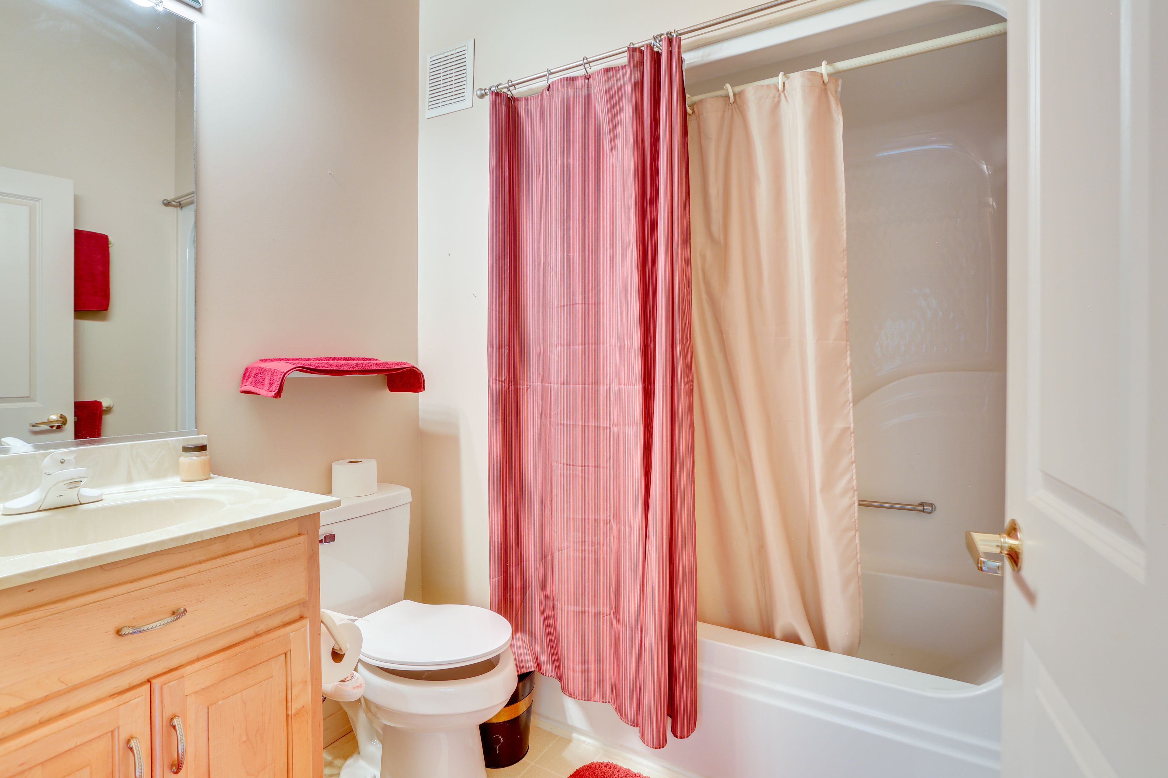 Full Bathroom | Main Level