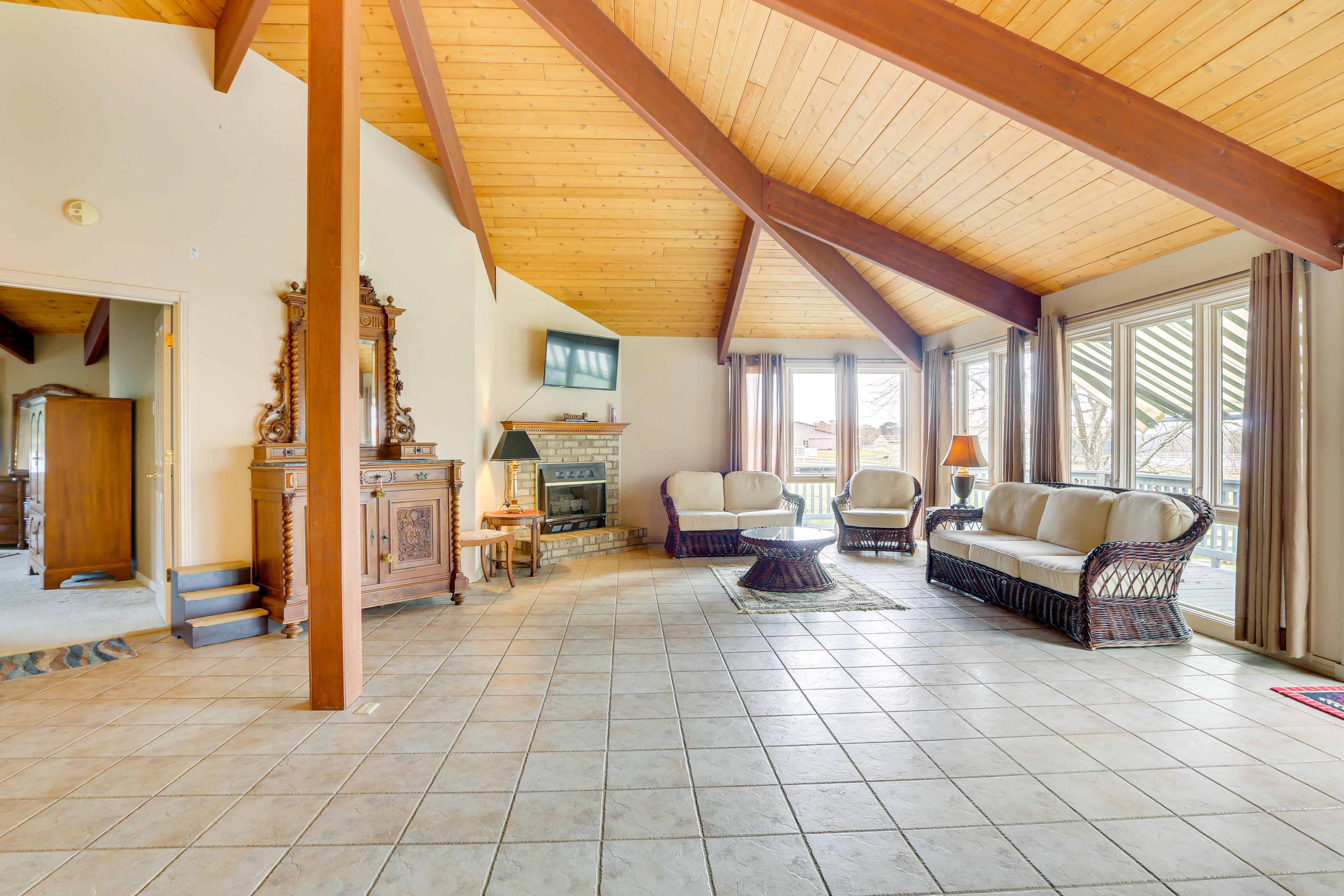 Siler City Vacation Rental | 4BR | 3.5BA | 3,250 Sq Ft | 2 Steps Required