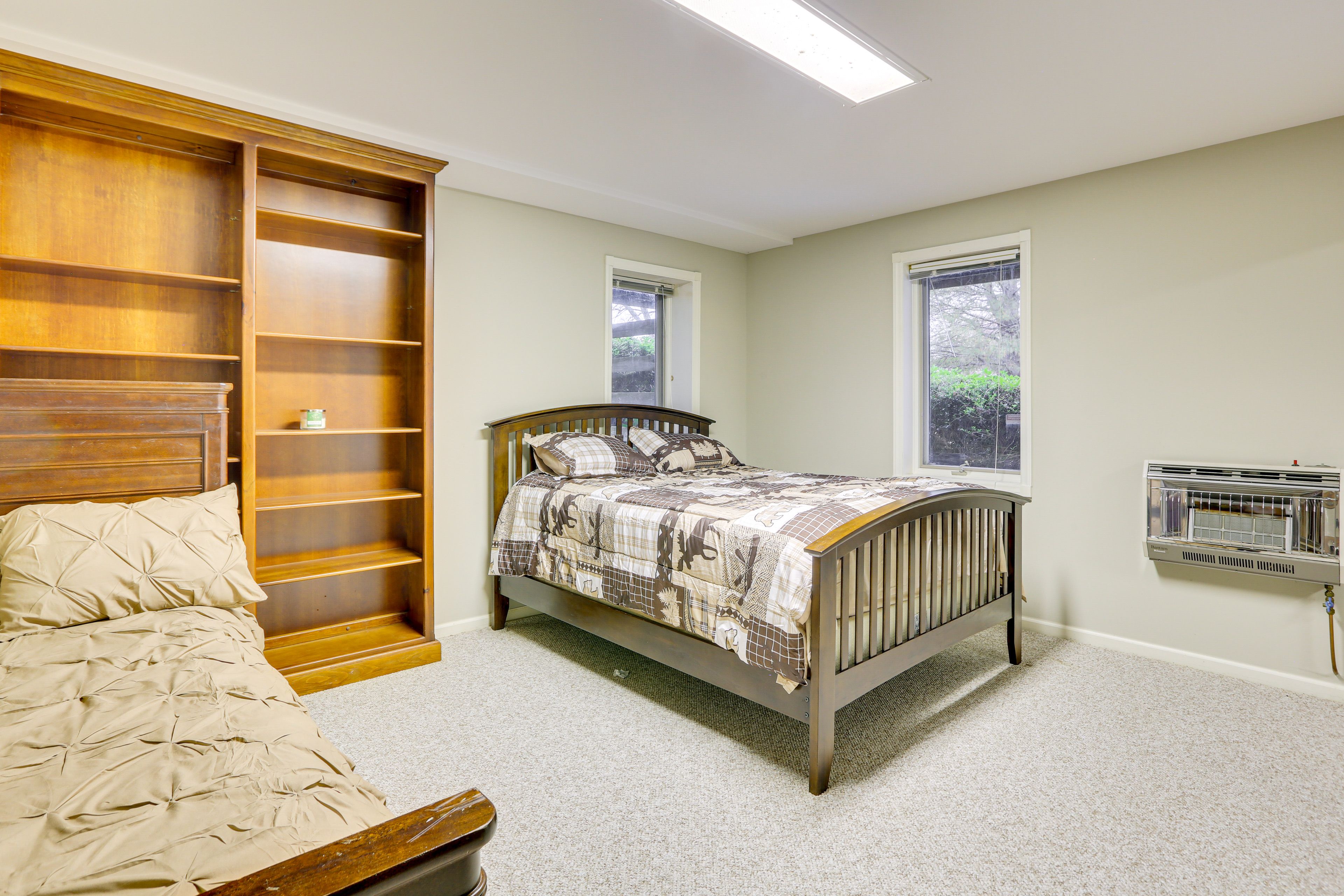 Bedroom 4 | Basement Level | Queen Bed | Twin Bed w/ Twin Trundle
