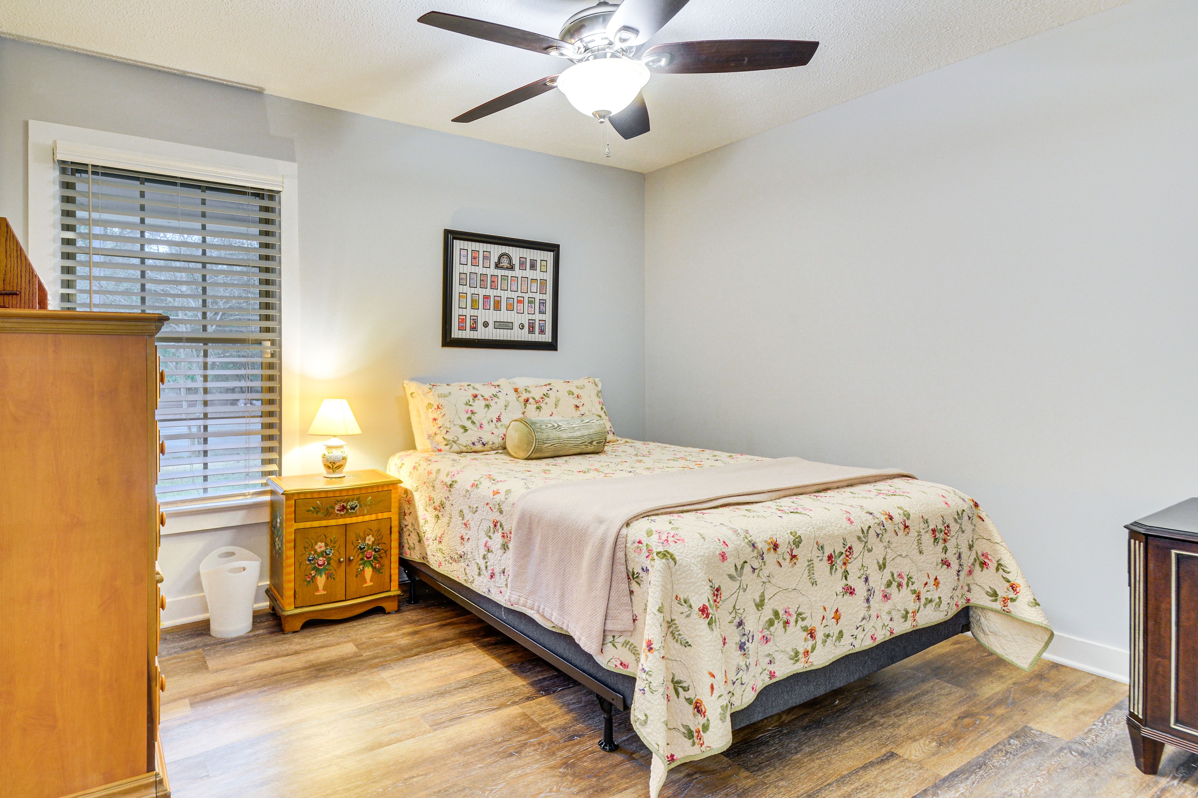 Bedroom 2 | Queen Bed