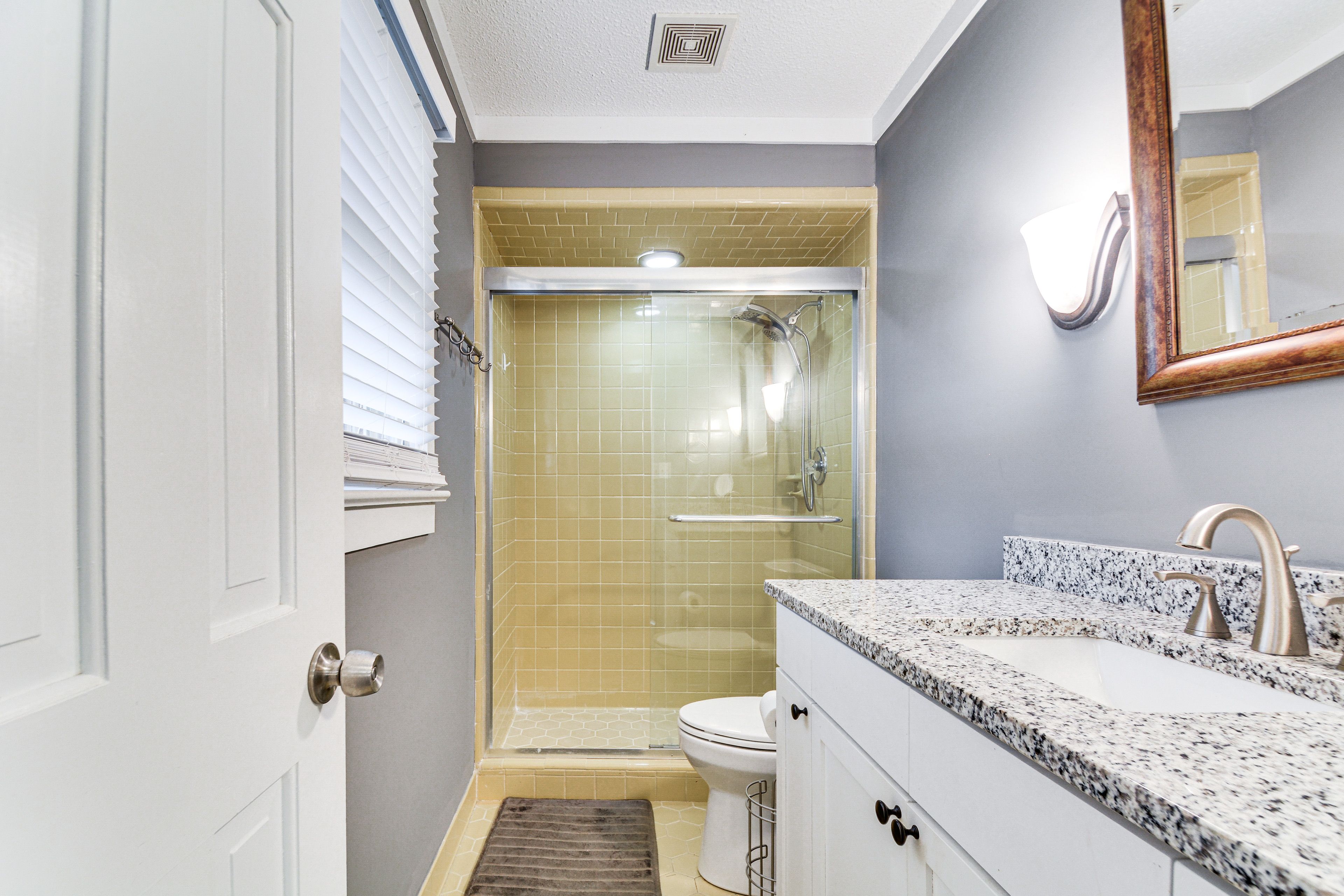En-Suite Bathroom | Towels Provided