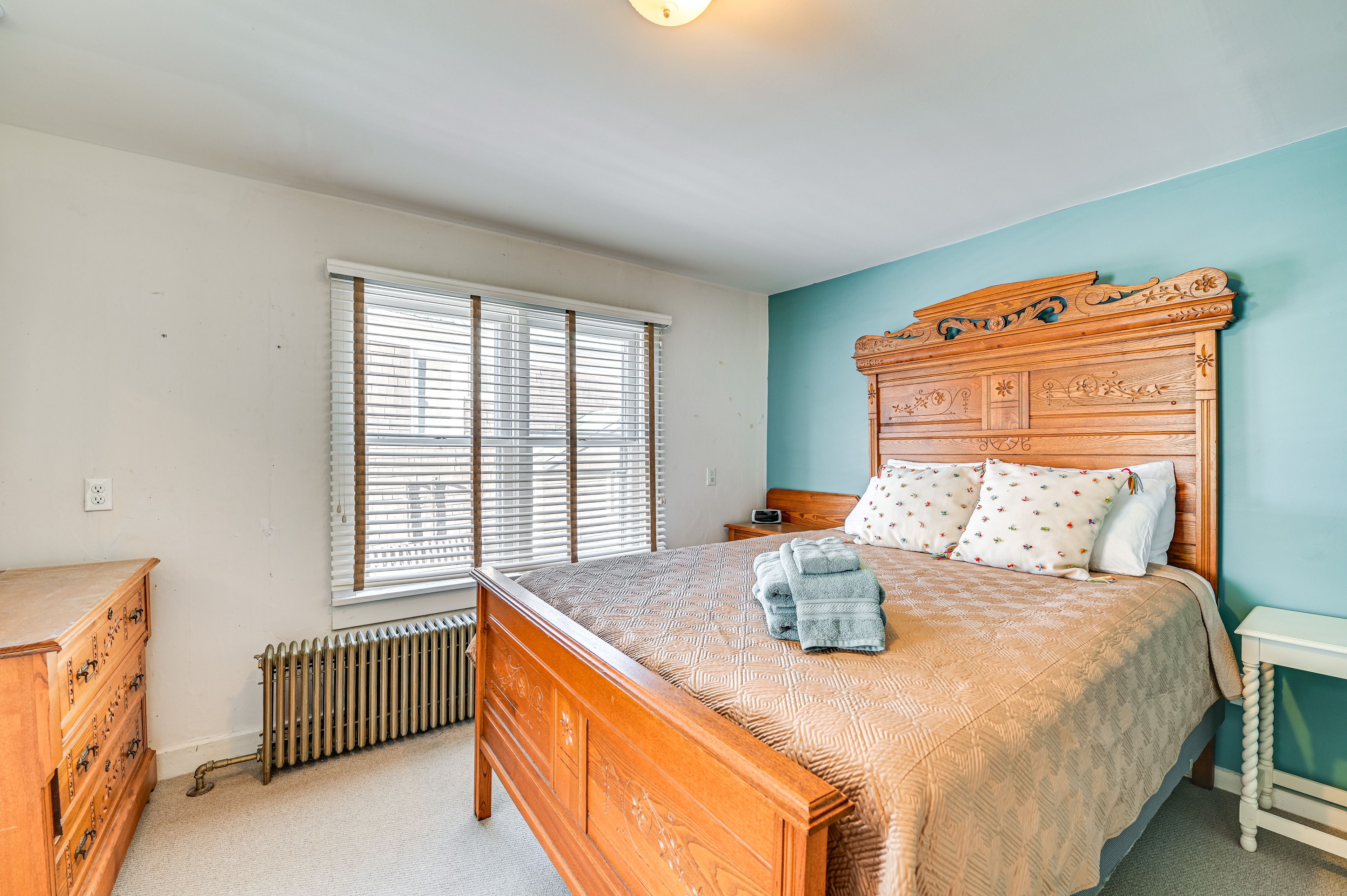 Bedroom 1 | Queen Bed | Linens Provided