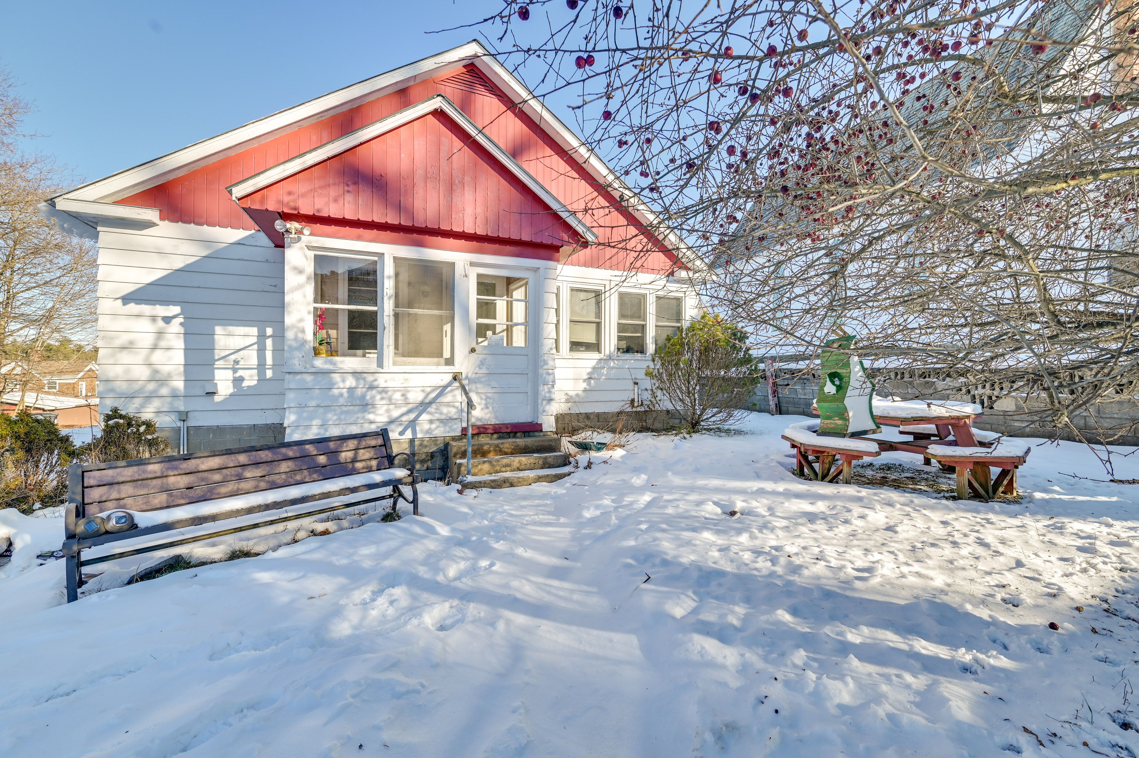 Property Exterior | Driveway (5 Vehicles) | Free Street Parking