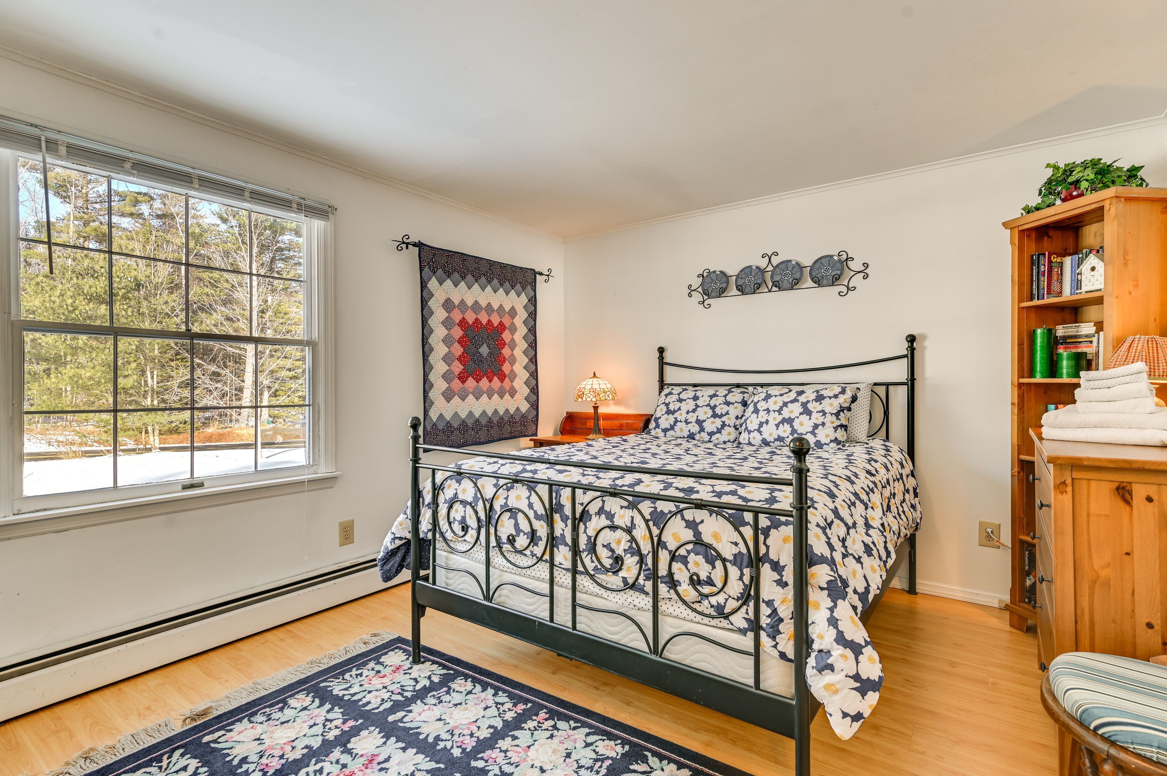 Bedroom 2 | Queen Bed | 1st Floor