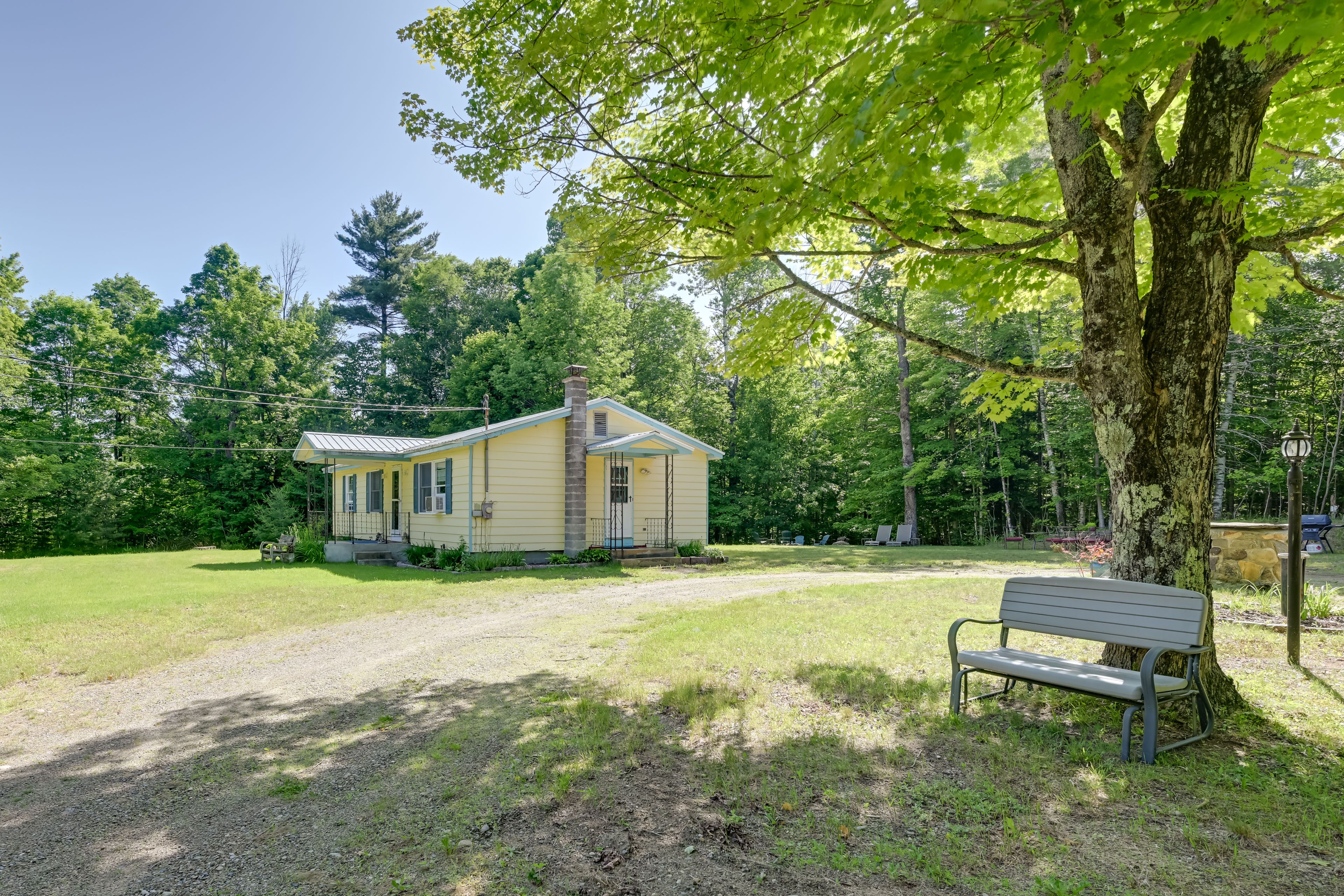 Property Exterior | Driveway Parking (5 Vehicles) | RV/Trailer Parking