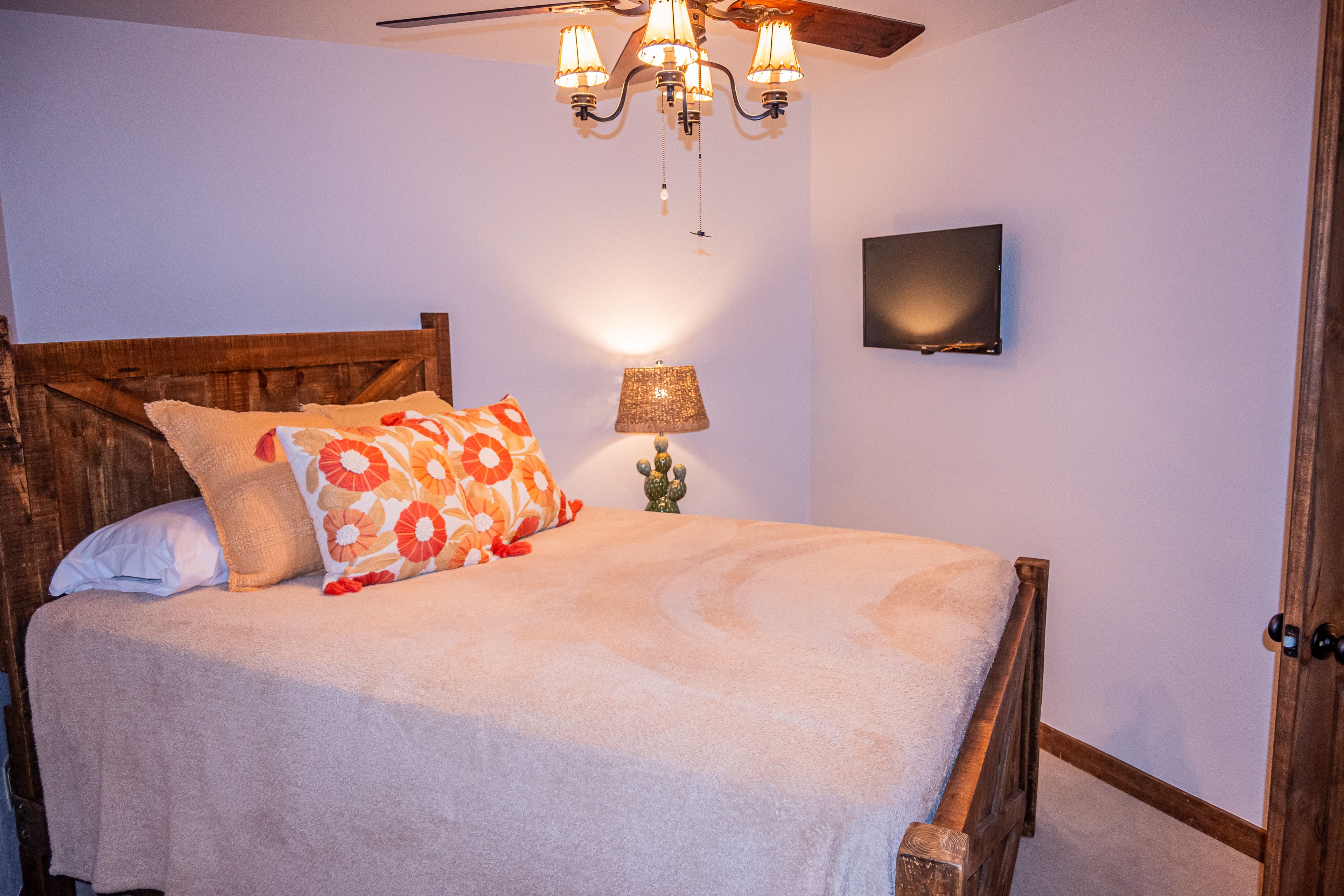 Bedroom 4 | Queen Bed | Lower Level