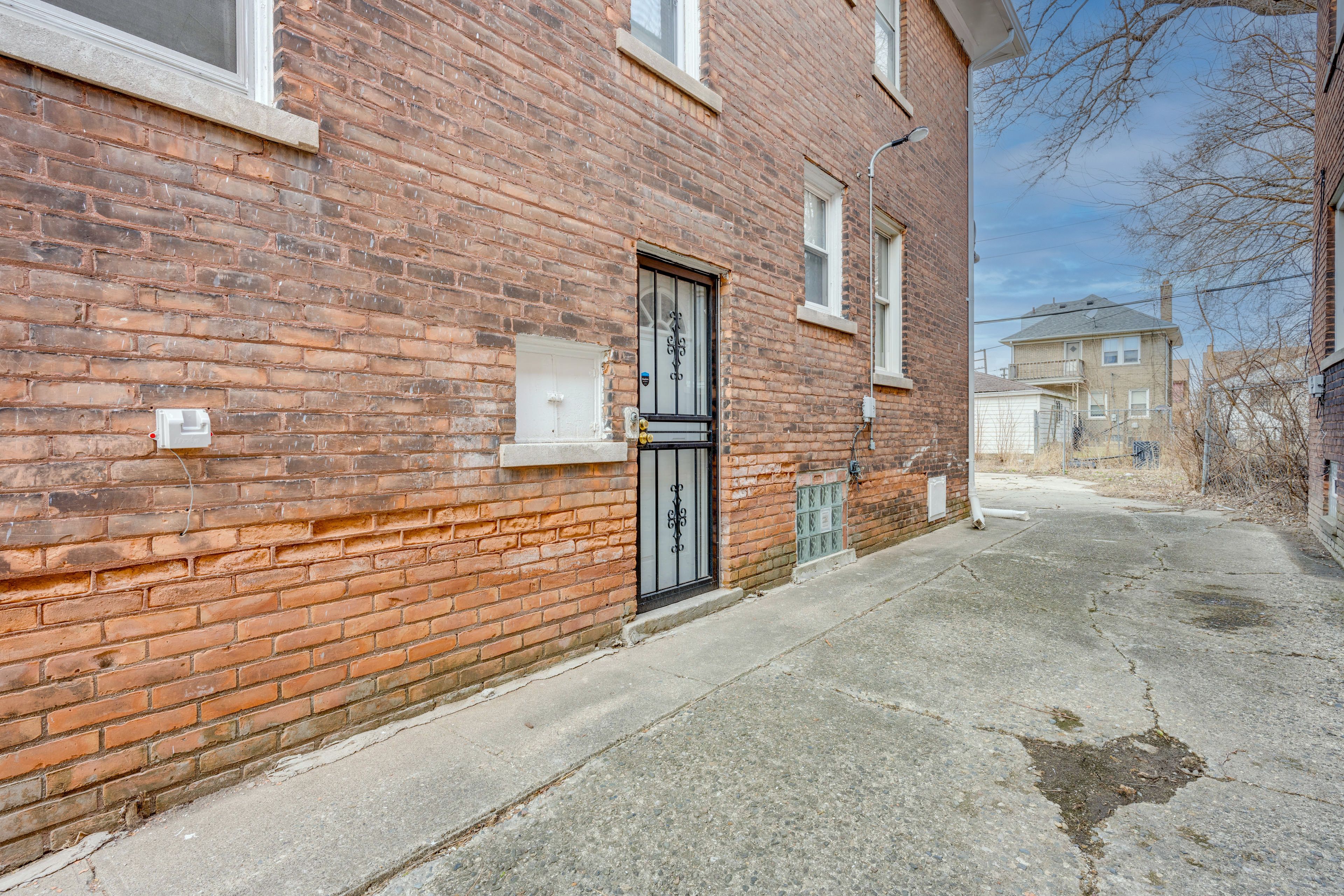 Driveway Not Available