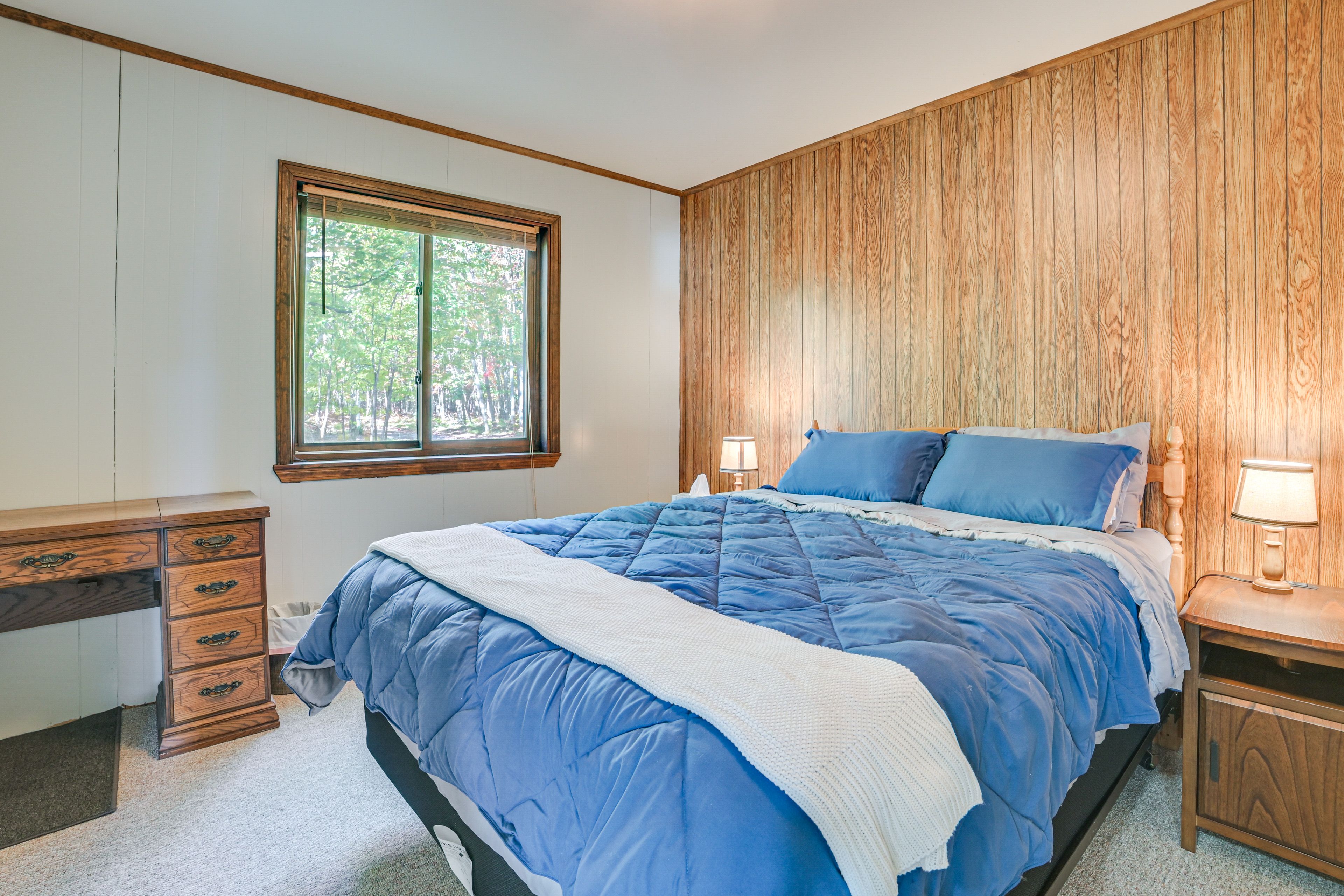 Bedroom 3 | 1st Floor | Queen Bed