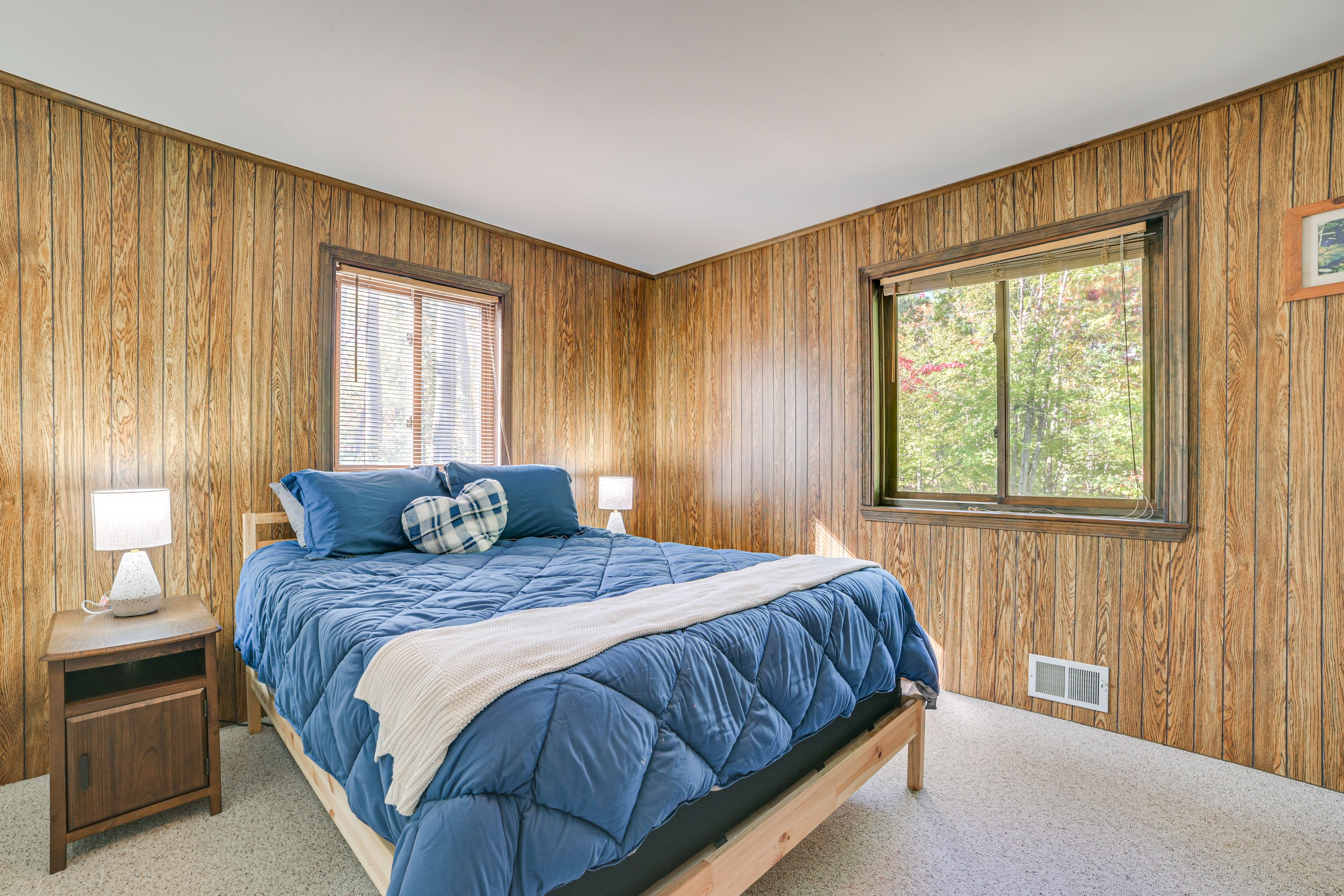 Bedroom 1 | 2nd Floor | Queen Bed